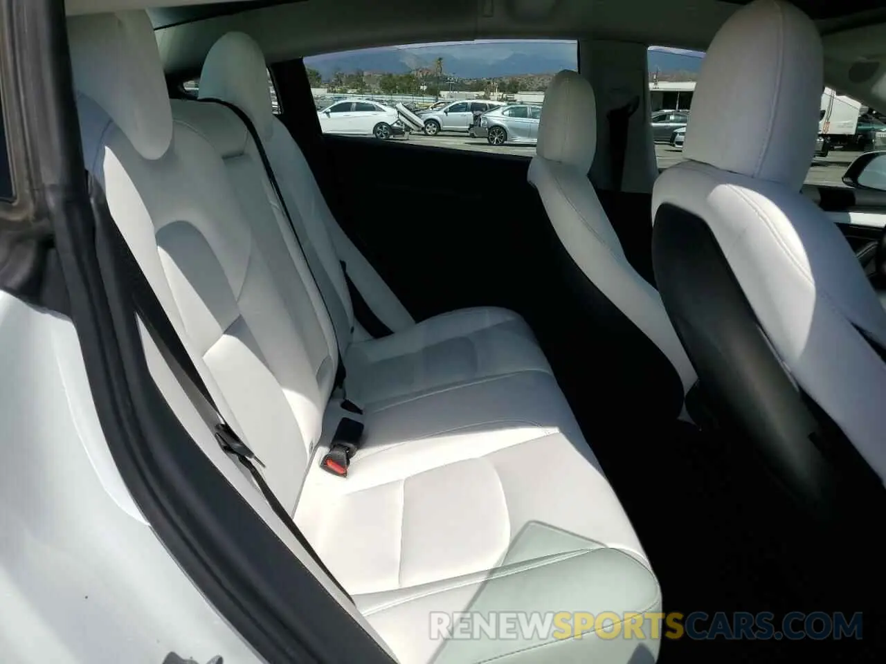 10 Photograph of a damaged car 5YJ3E1EC4NF320941 TESLA MODEL 3 2022