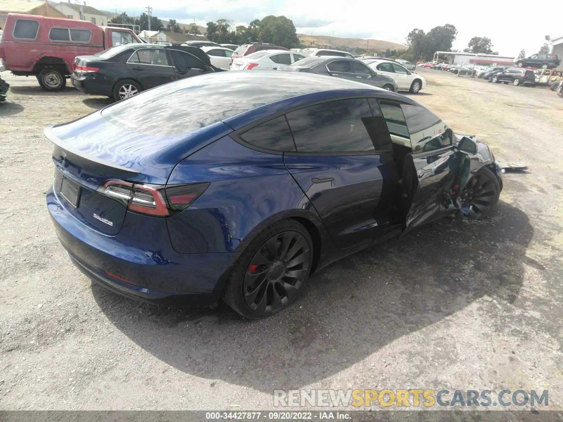 4 Фотография поврежденного автомобиля 5YJ3E1EC5NF267294 TESLA MODEL 3 2022