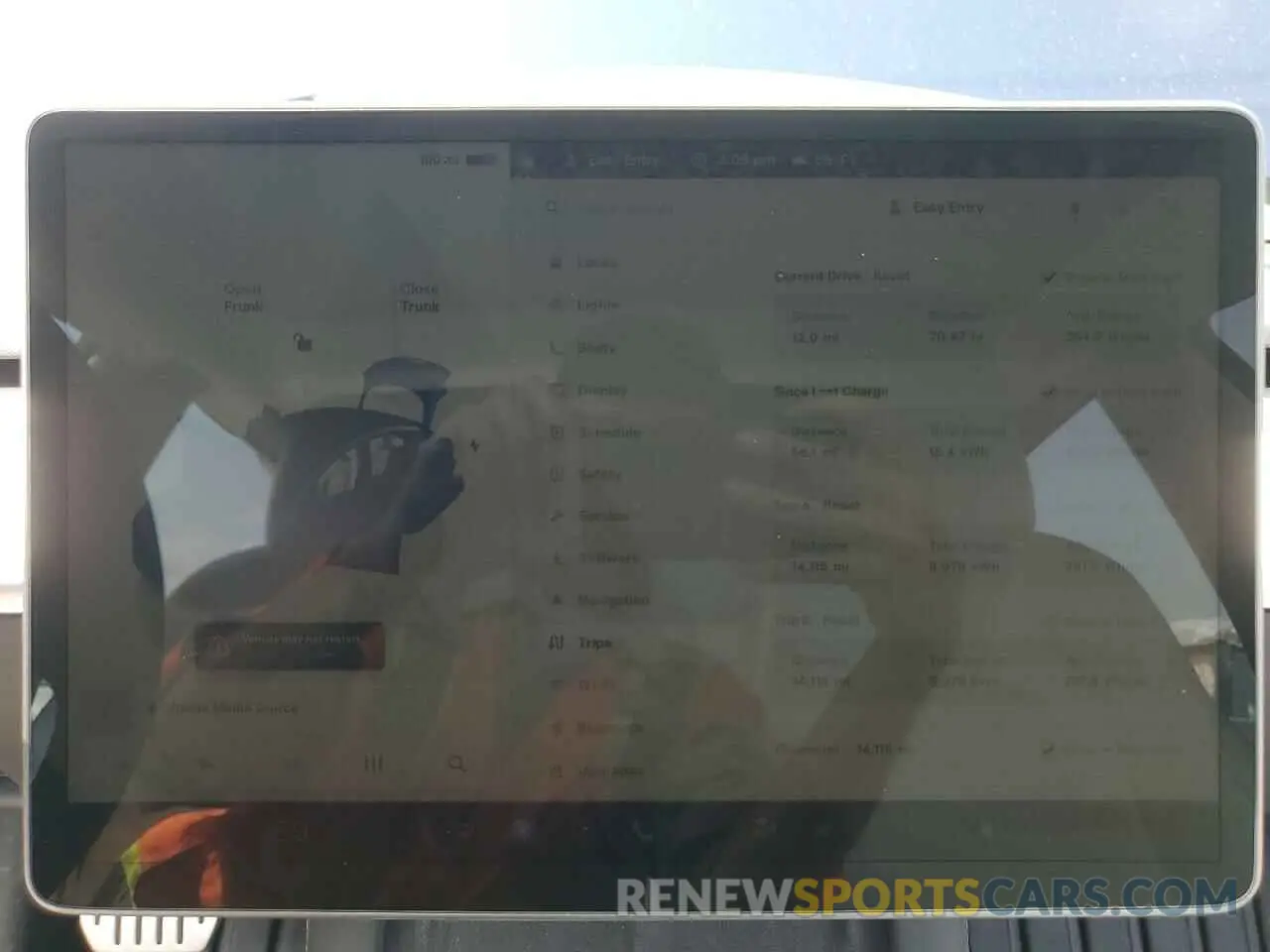 9 Photograph of a damaged car 5YJ3E1EC5NF298108 TESLA MODEL 3 2022
