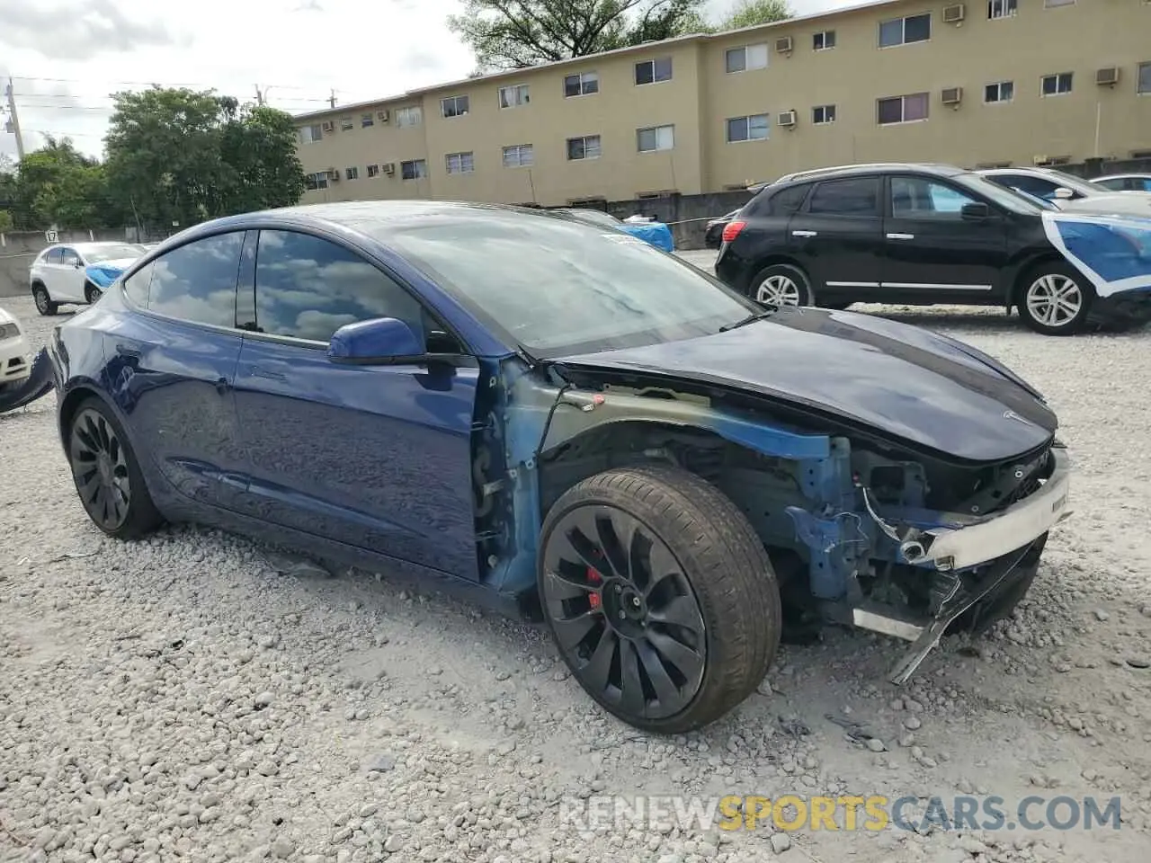 4 Photograph of a damaged car 5YJ3E1EC6NF254487 TESLA MODEL 3 2022