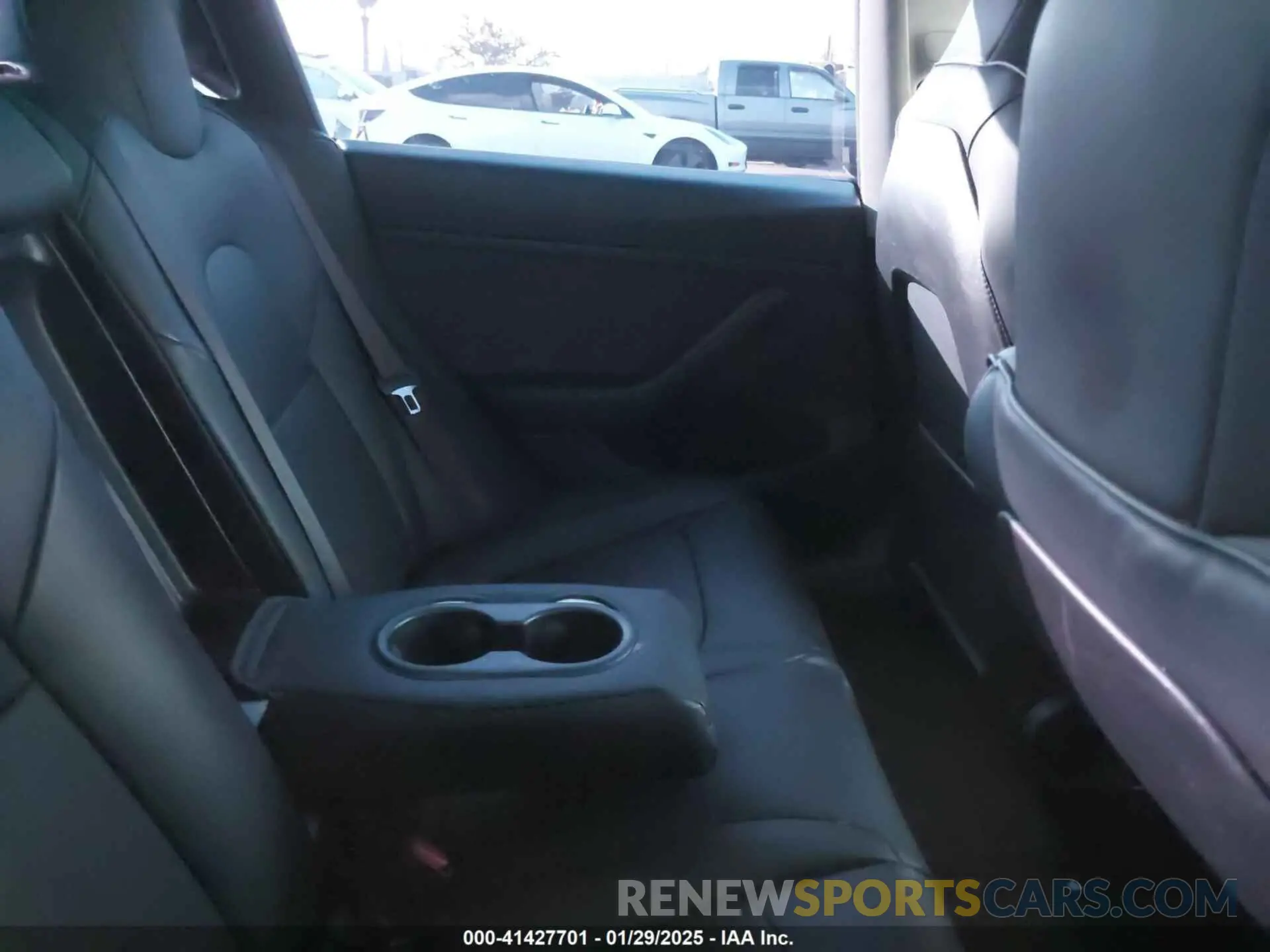 8 Фотография поврежденного автомобиля 5YJ3E1EC7NF137744 TESLA MODEL 3 2022