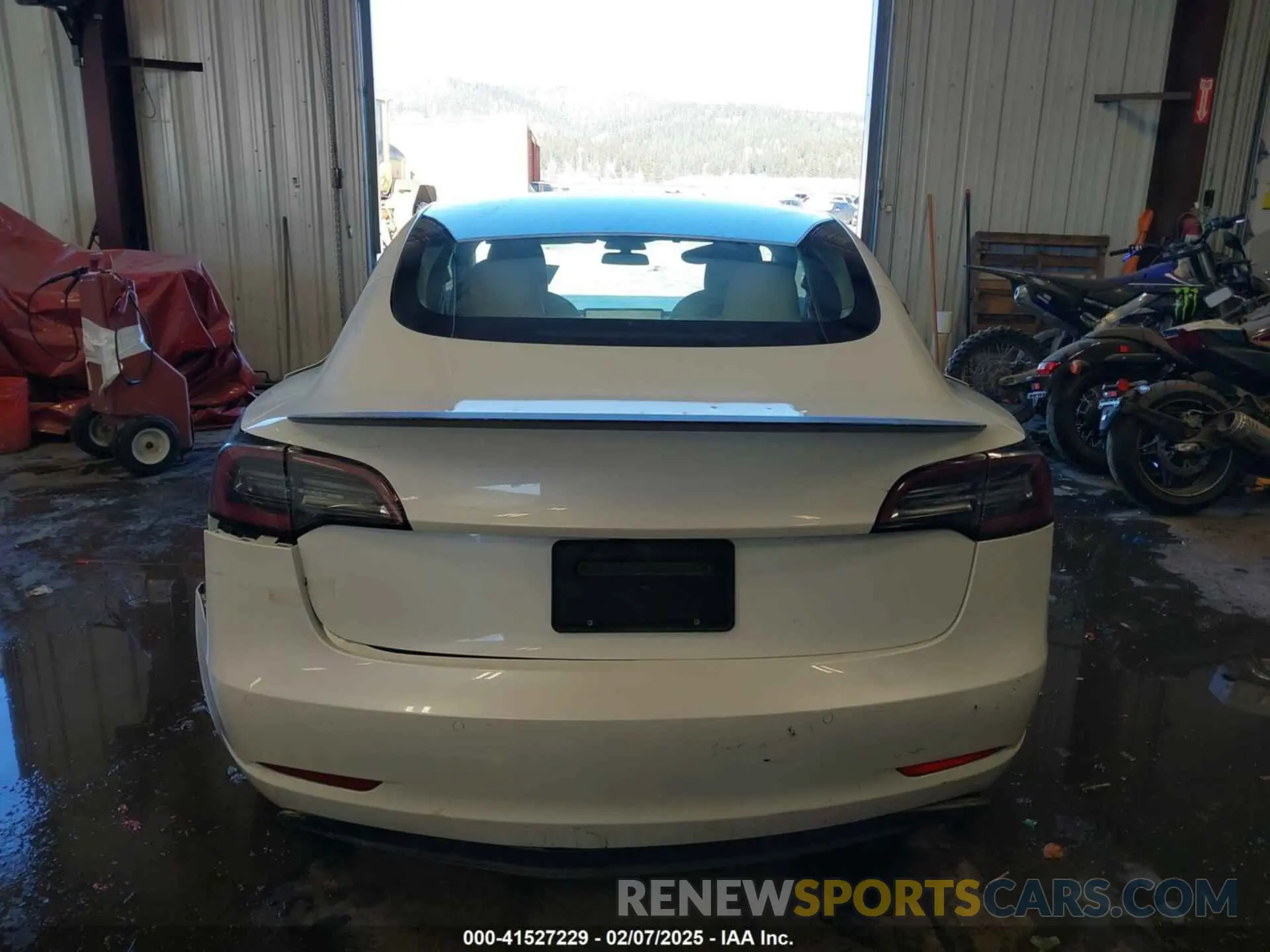 16 Photograph of a damaged car 5YJ3E1EC7NF202933 TESLA MODEL 3 2022
