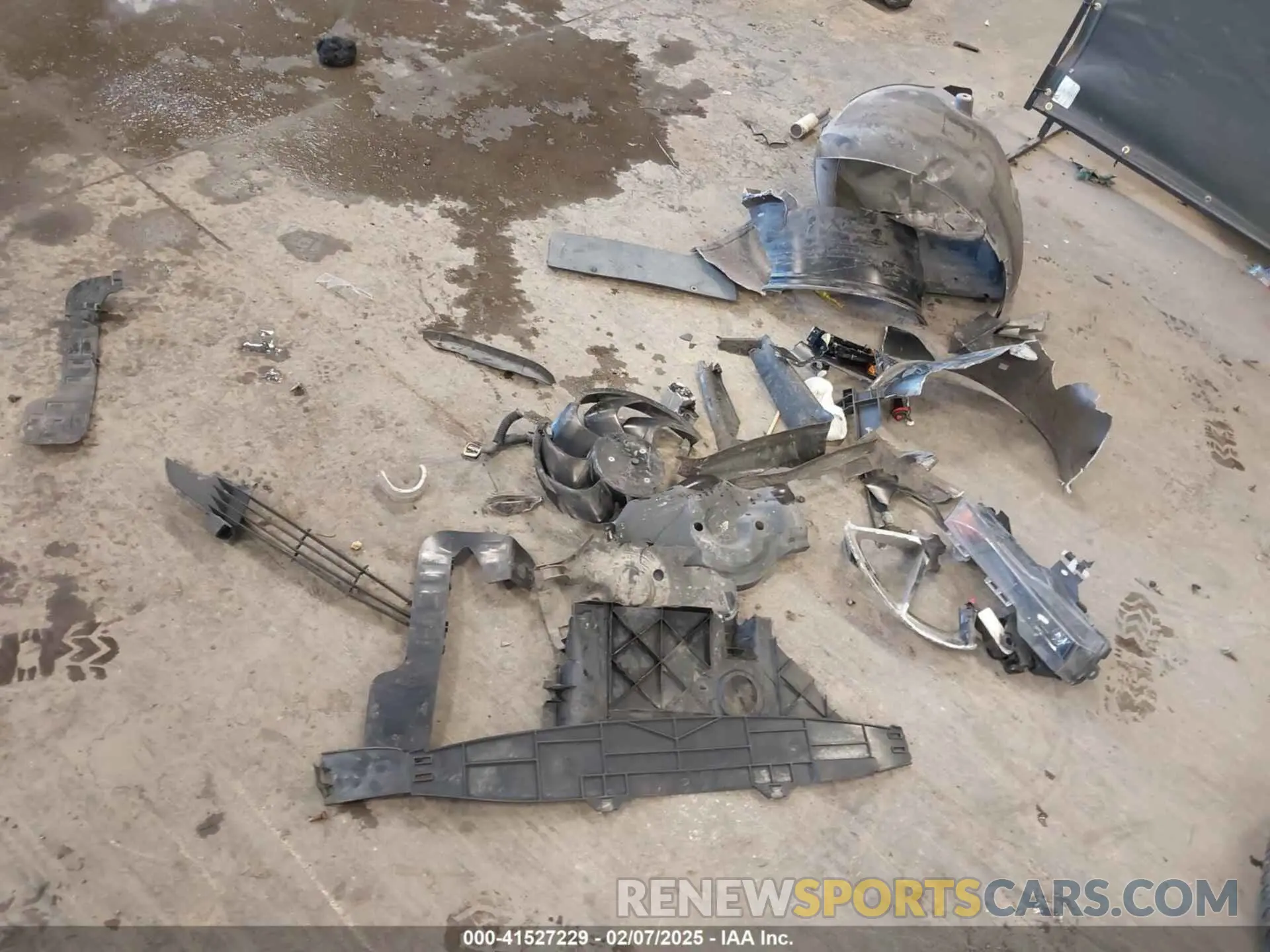 19 Photograph of a damaged car 5YJ3E1EC7NF202933 TESLA MODEL 3 2022