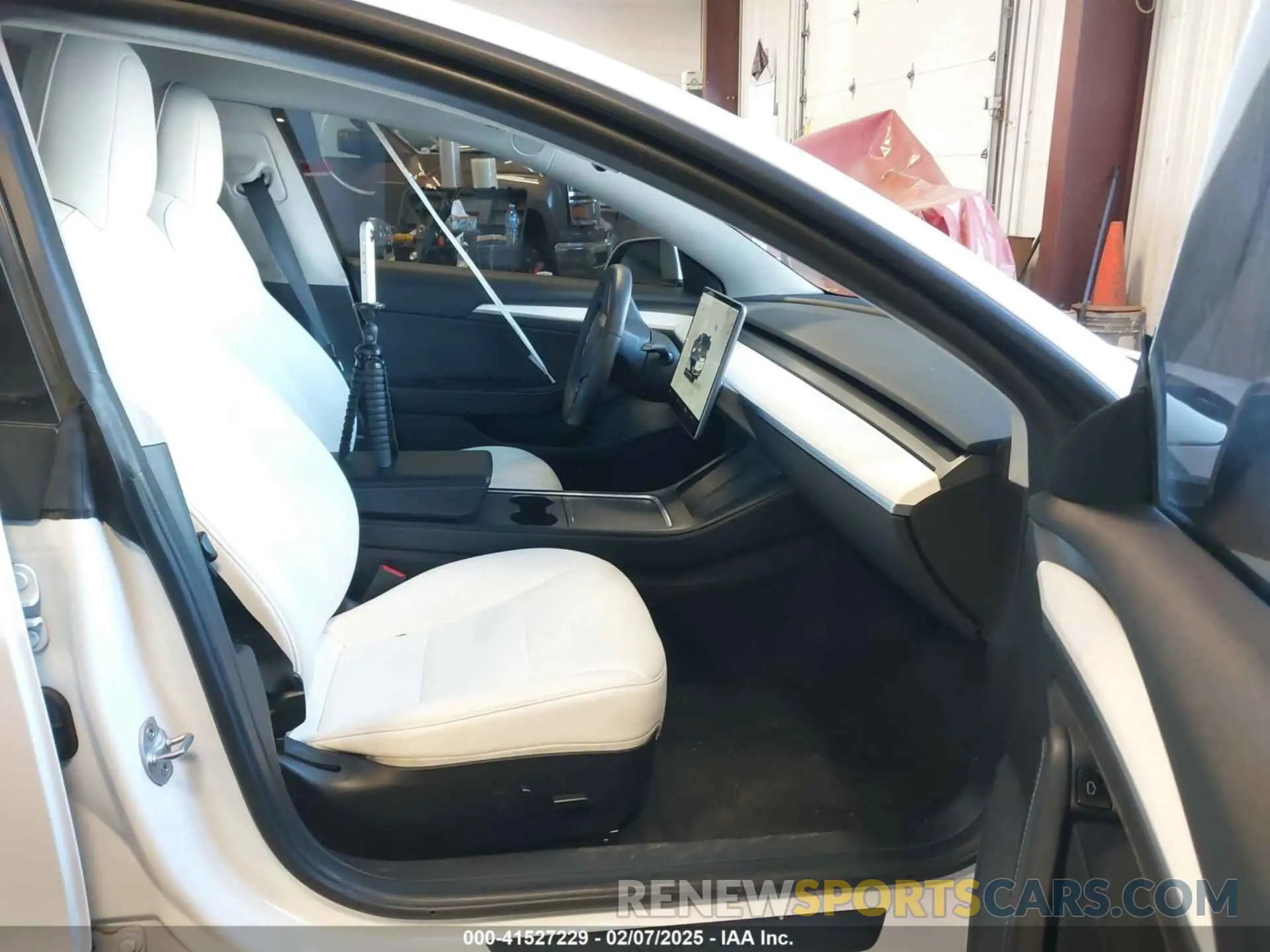 5 Photograph of a damaged car 5YJ3E1EC7NF202933 TESLA MODEL 3 2022