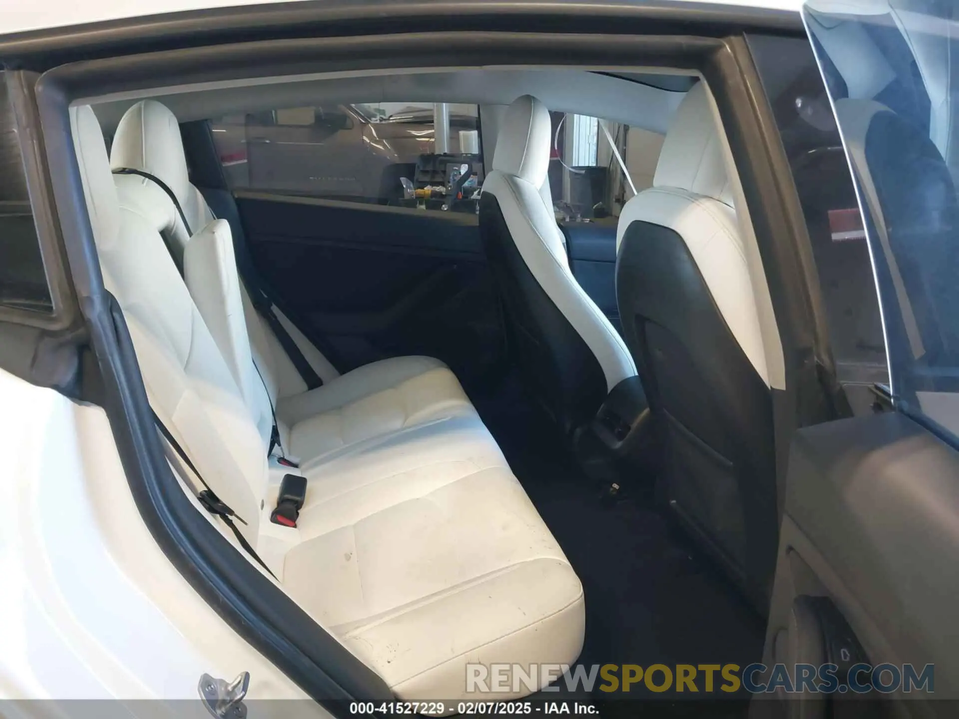 8 Photograph of a damaged car 5YJ3E1EC7NF202933 TESLA MODEL 3 2022