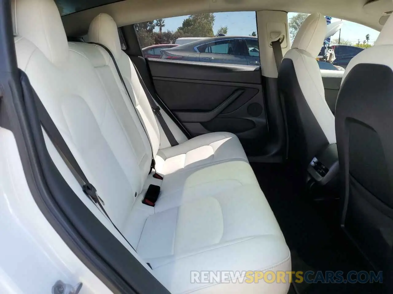 10 Photograph of a damaged car 5YJ3E1EC7NF248083 TESLA MODEL 3 2022