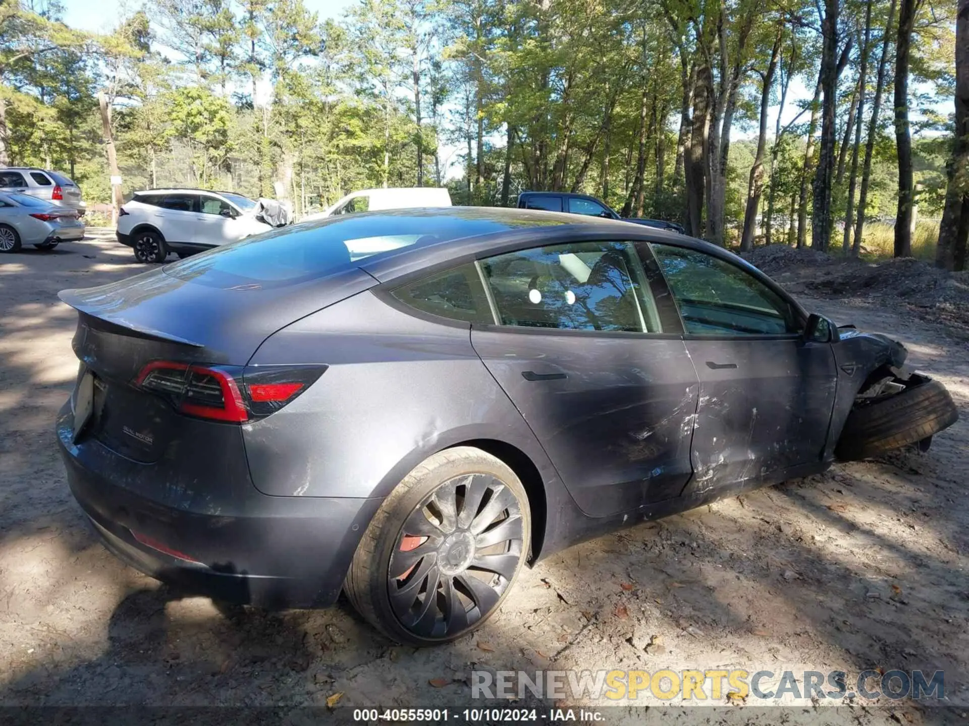 4 Photograph of a damaged car 5YJ3E1EC7NF329679 TESLA MODEL 3 2022