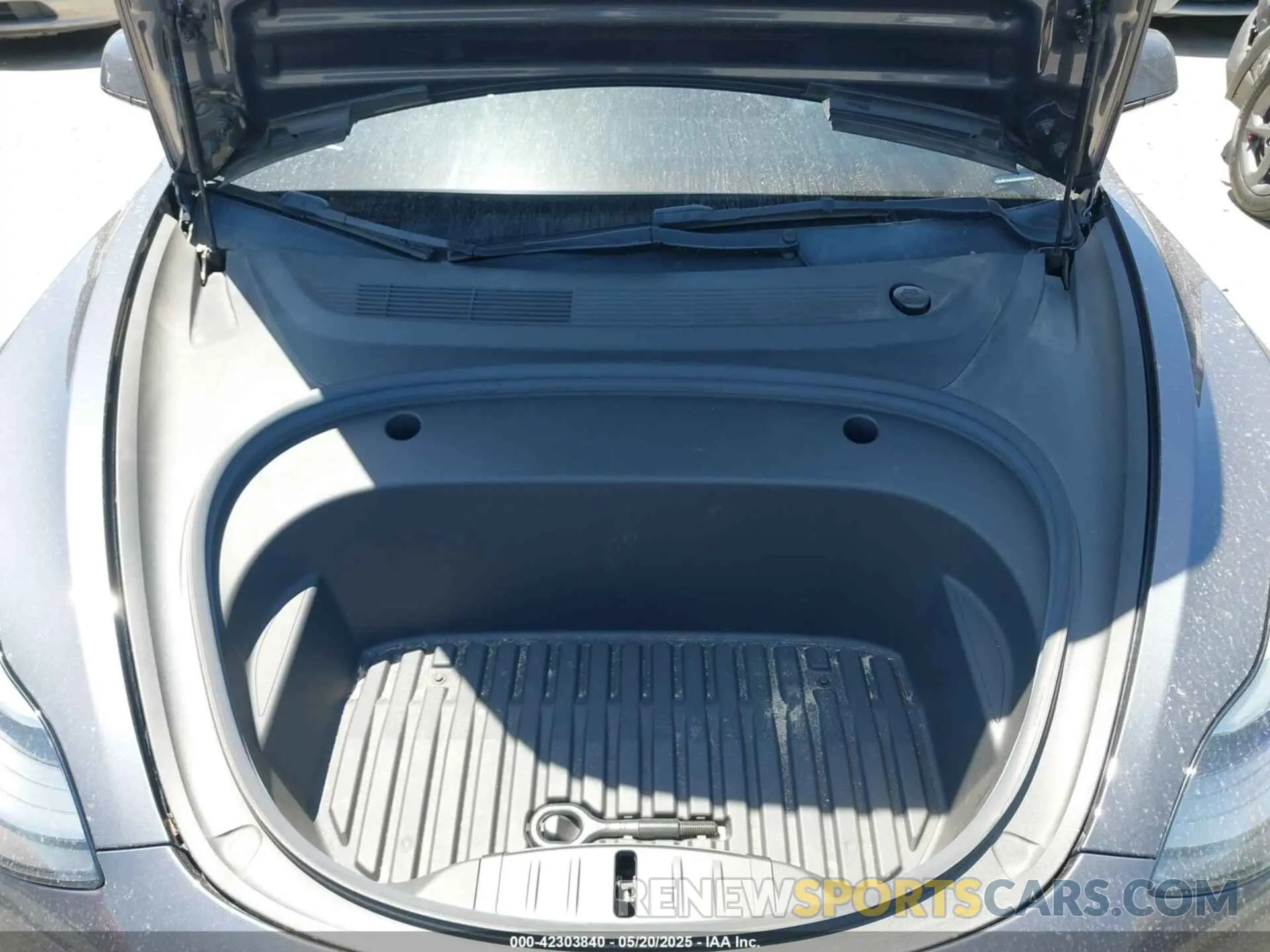 10 Photograph of a damaged car 5YJ3E1EC9NF210936 TESLA MODEL 3 2022