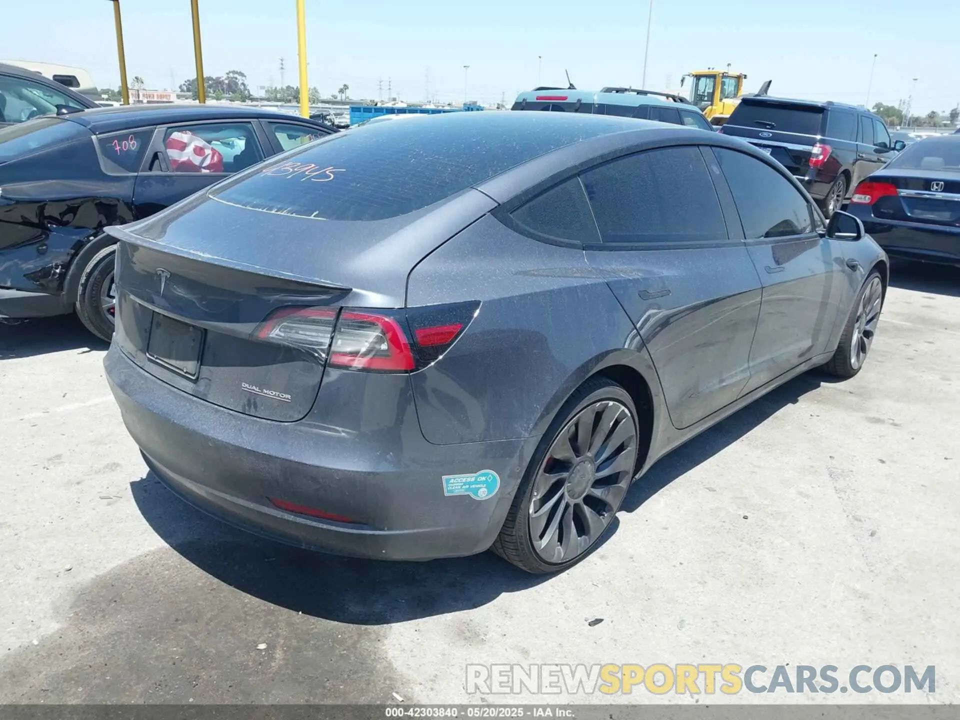 4 Photograph of a damaged car 5YJ3E1EC9NF210936 TESLA MODEL 3 2022