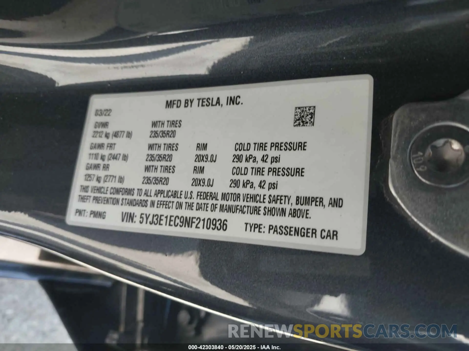 9 Photograph of a damaged car 5YJ3E1EC9NF210936 TESLA MODEL 3 2022