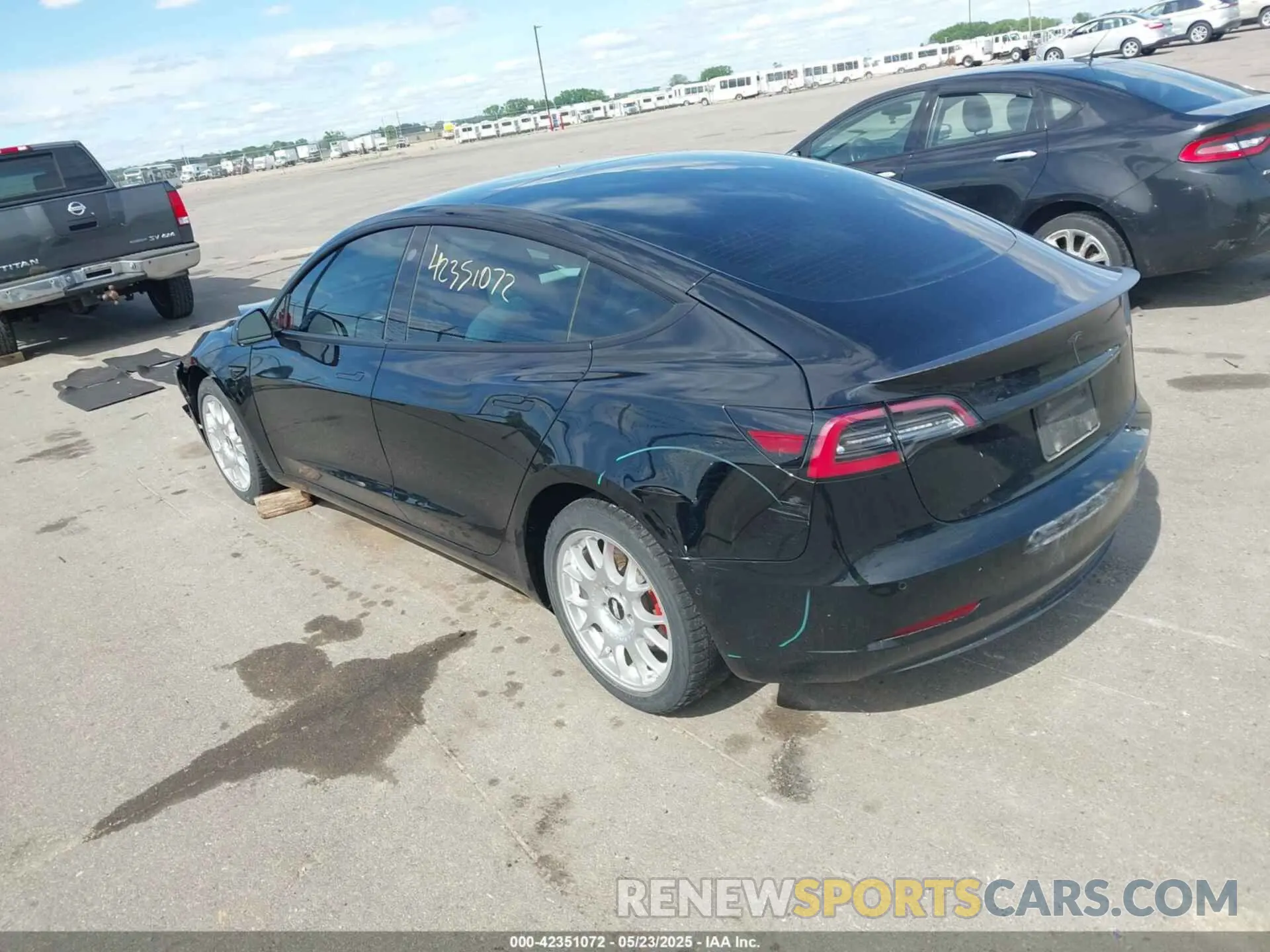 3 Photograph of a damaged car 5YJ3E1EC9NF240616 TESLA MODEL 3 2022