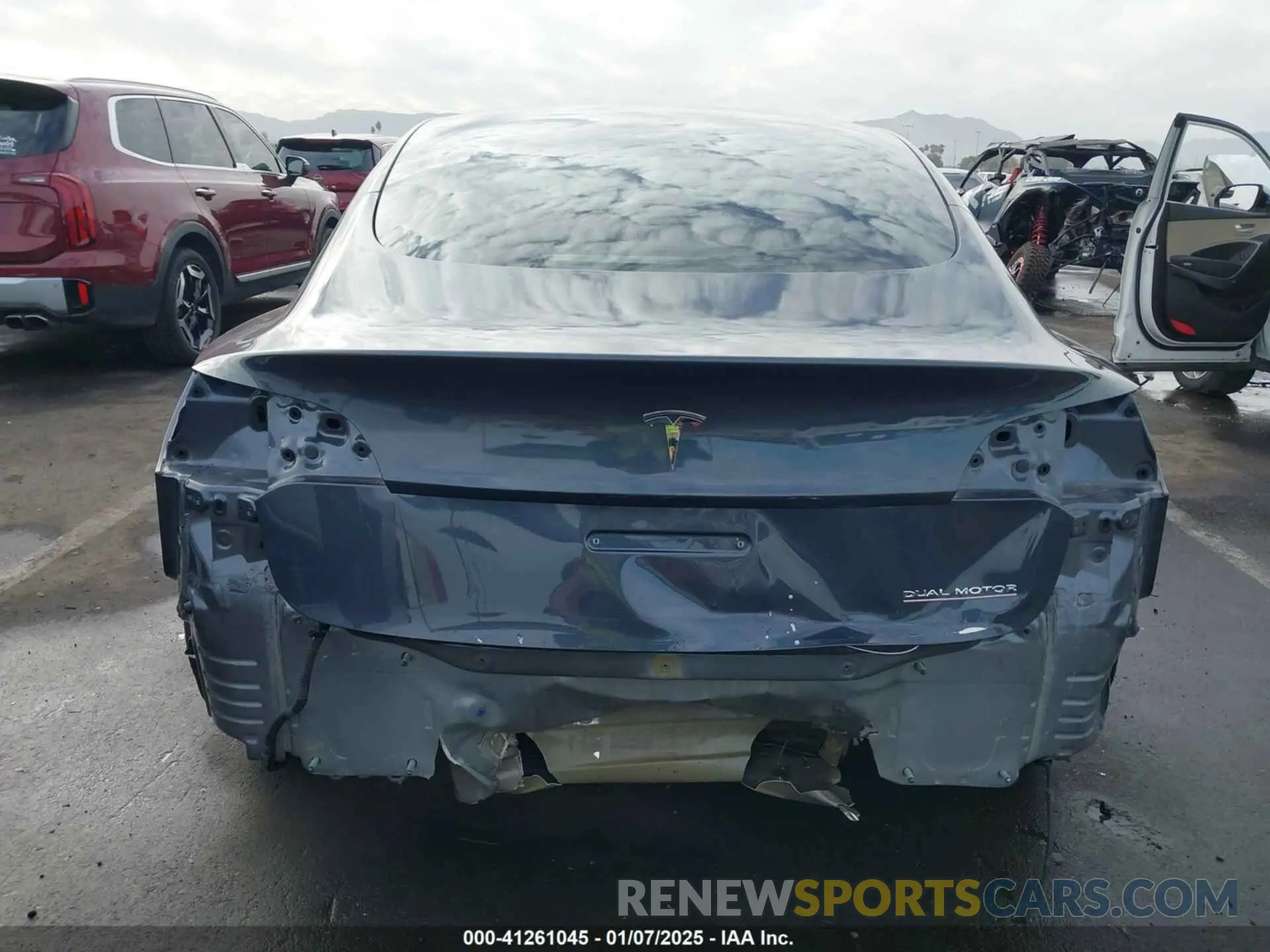 17 Photograph of a damaged car 5YJ3E1ECXNF152495 TESLA MODEL 3 2022