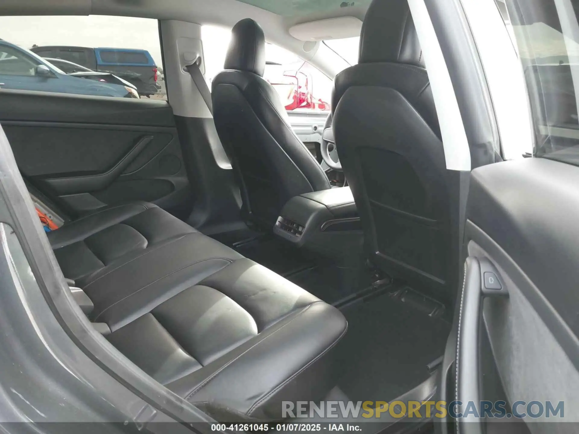 8 Photograph of a damaged car 5YJ3E1ECXNF152495 TESLA MODEL 3 2022