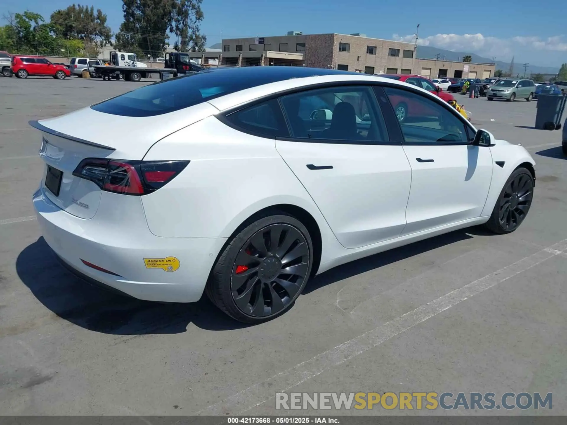 4 Photograph of a damaged car 5YJ3E1ECXNF270238 TESLA MODEL 3 2022