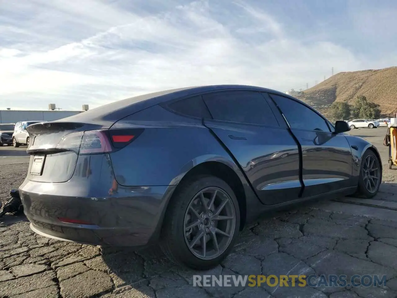 3 Фотография поврежденного автомобиля 5YJ3E1EA0PF385089 TESLA MODEL 3 2023