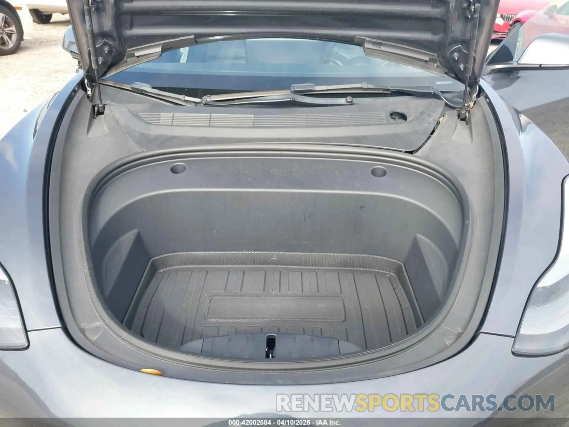 10 Photograph of a damaged car 5YJ3E1EA0PF403168 TESLA MODEL 3 2023