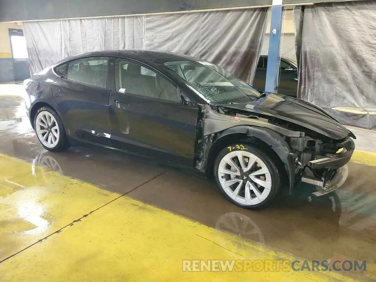 4 Фотография поврежденного автомобиля 5YJ3E1EA0PF451821 TESLA MODEL 3 2023