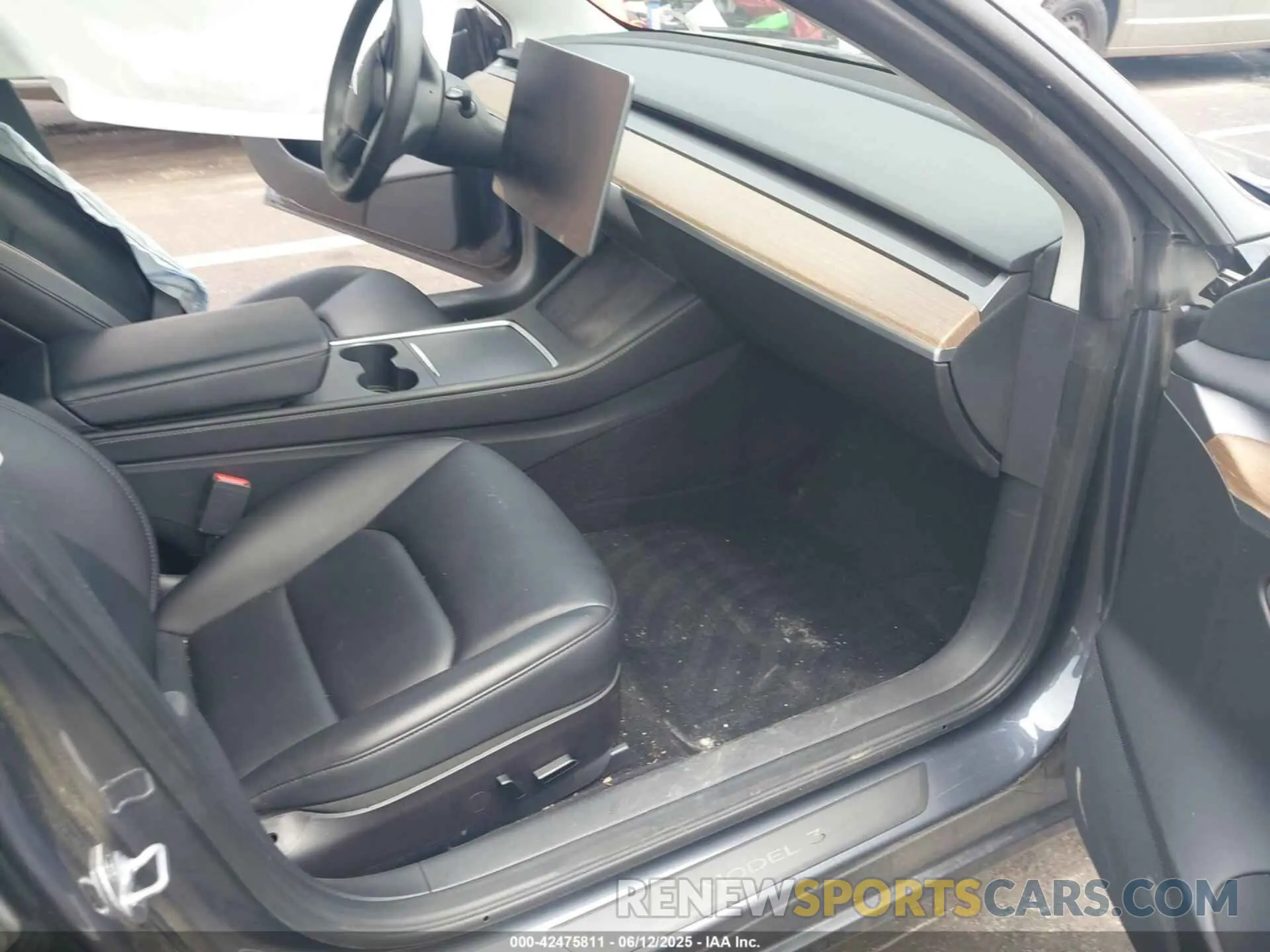 5 Photograph of a damaged car 5YJ3E1EA0PF495110 TESLA MODEL 3 2023