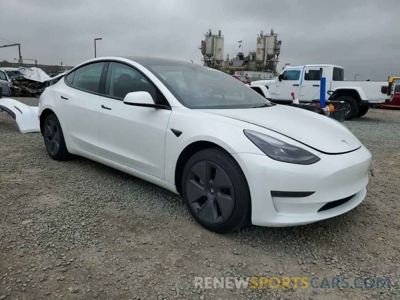4 Фотография поврежденного автомобиля 5YJ3E1EA0PF516666 TESLA MODEL 3 2023