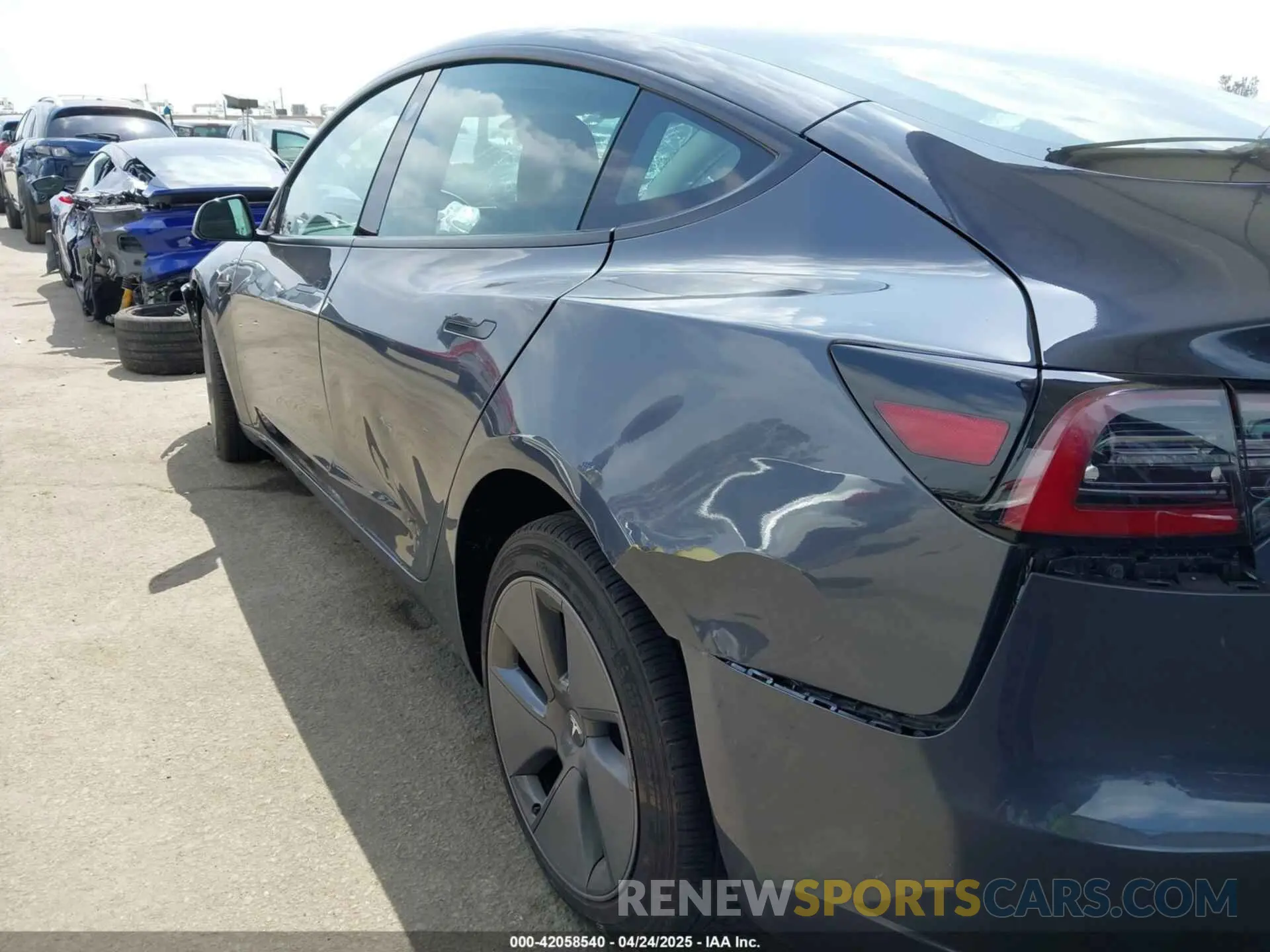 19 Фотография поврежденного автомобиля 5YJ3E1EA0PF518904 TESLA MODEL 3 2023