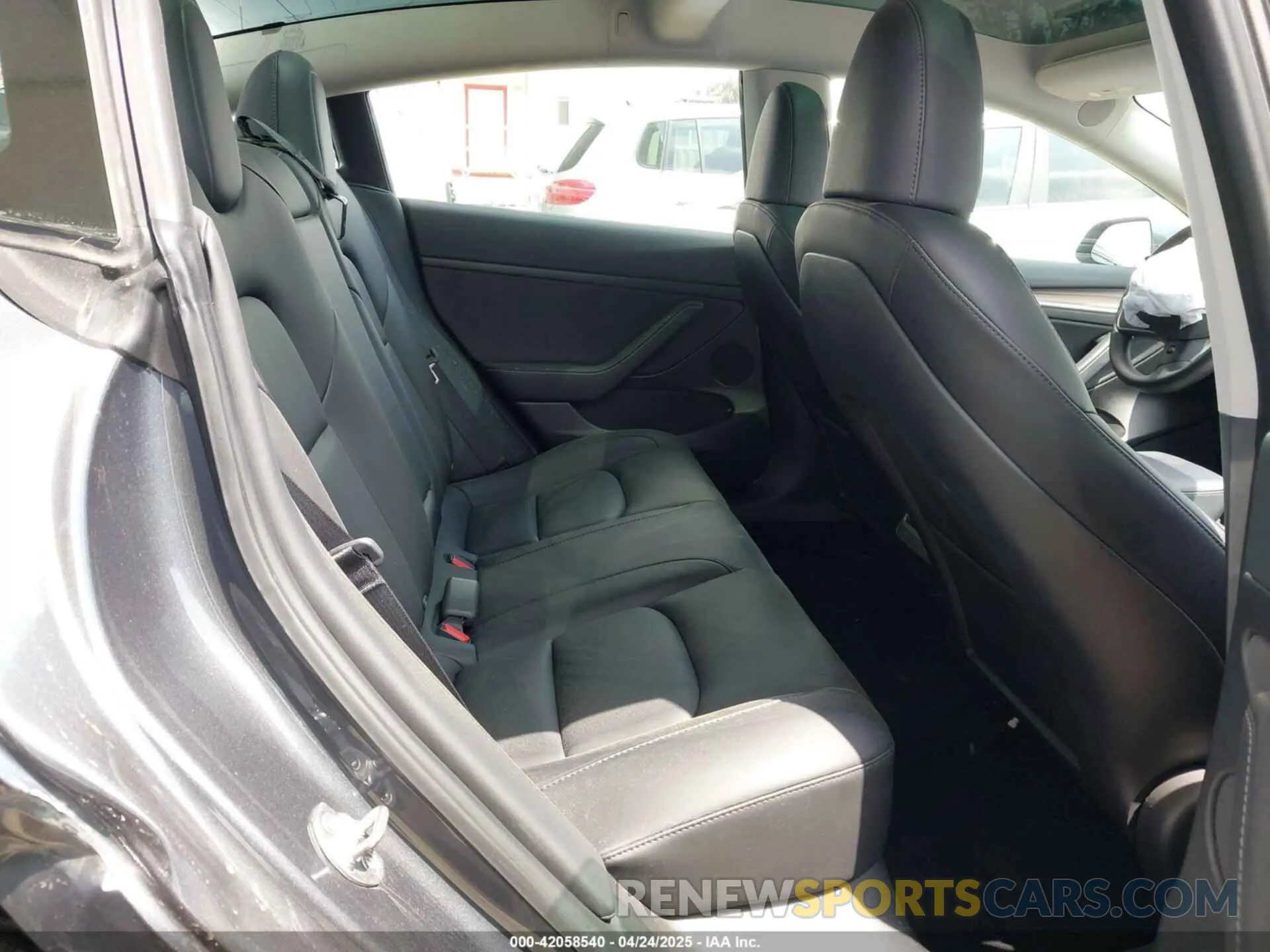 8 Фотография поврежденного автомобиля 5YJ3E1EA0PF518904 TESLA MODEL 3 2023