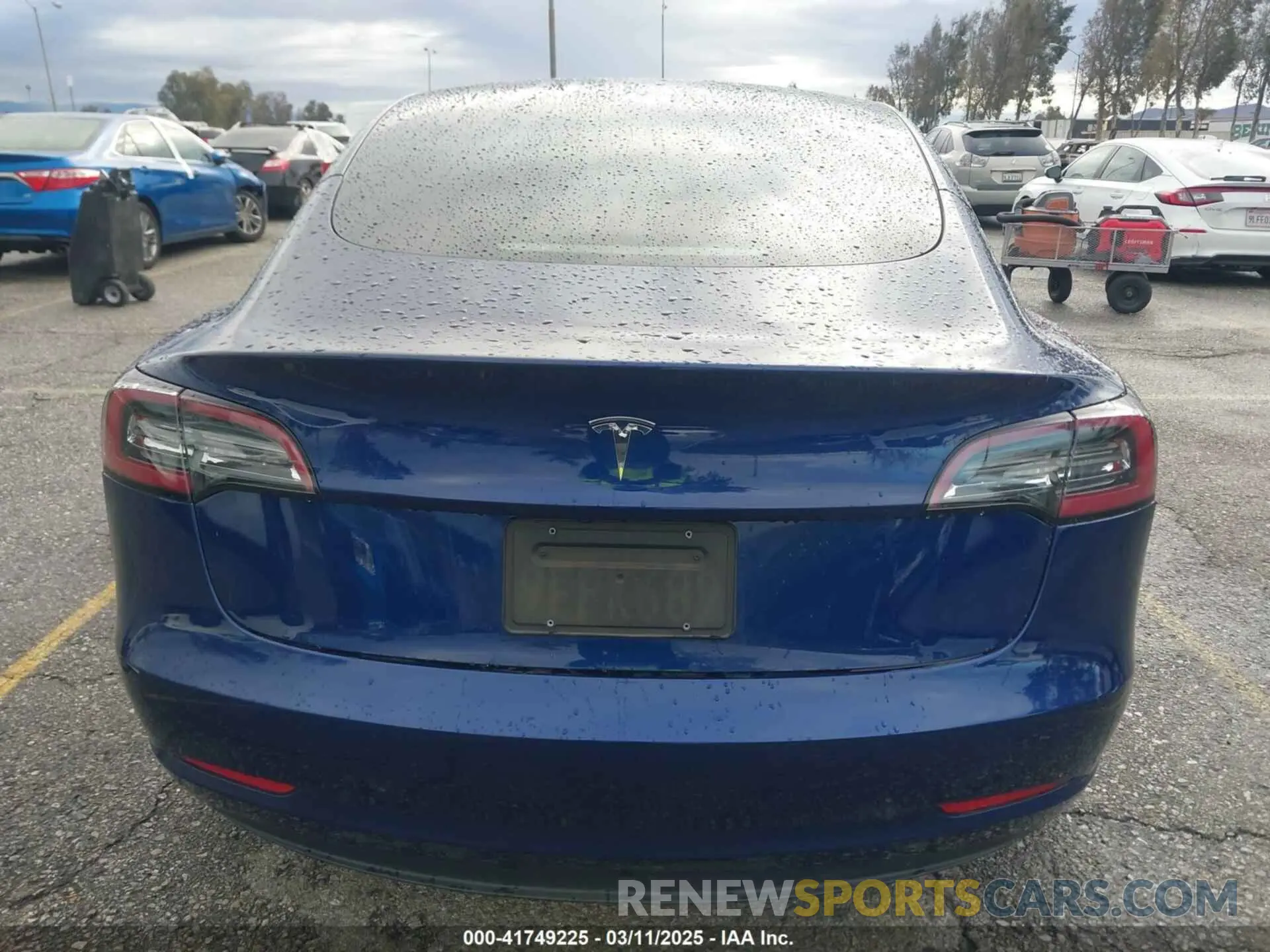 17 Фотография поврежденного автомобиля 5YJ3E1EA0PF518983 TESLA MODEL 3 2023