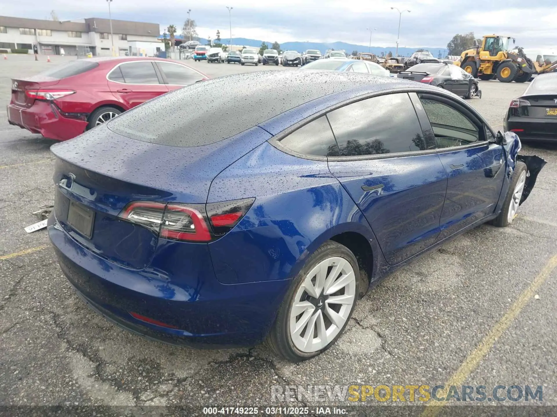 4 Фотография поврежденного автомобиля 5YJ3E1EA0PF518983 TESLA MODEL 3 2023