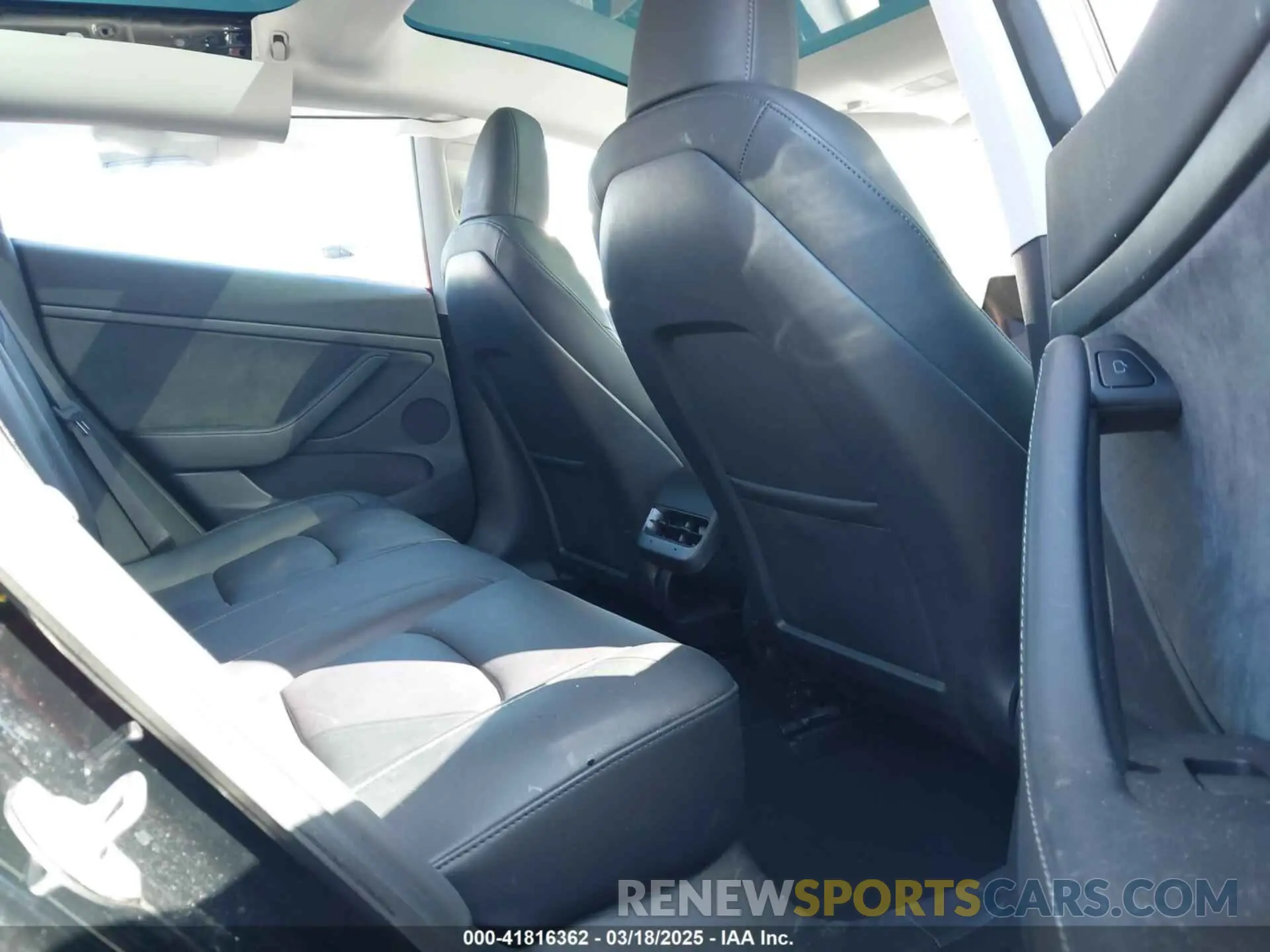 8 Фотография поврежденного автомобиля 5YJ3E1EA0PF546332 TESLA MODEL 3 2023