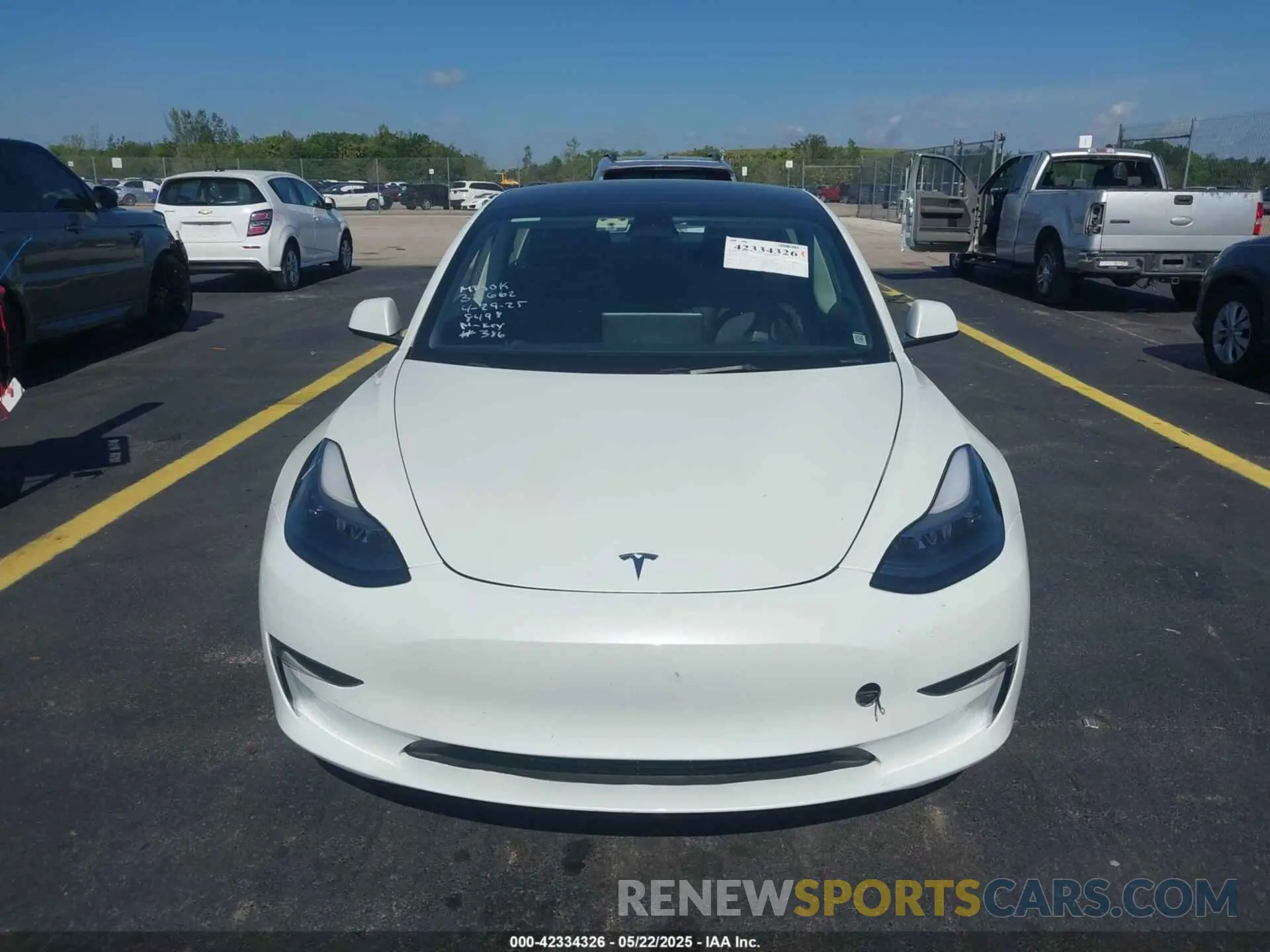 12 Фотография поврежденного автомобиля 5YJ3E1EA0PF548498 TESLA MODEL 3 2023