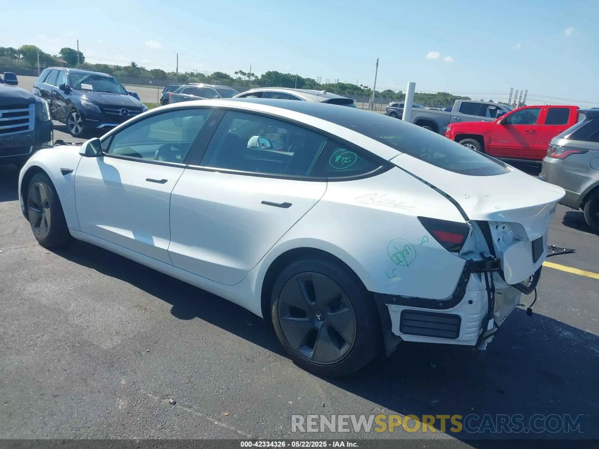 3 Фотография поврежденного автомобиля 5YJ3E1EA0PF548498 TESLA MODEL 3 2023