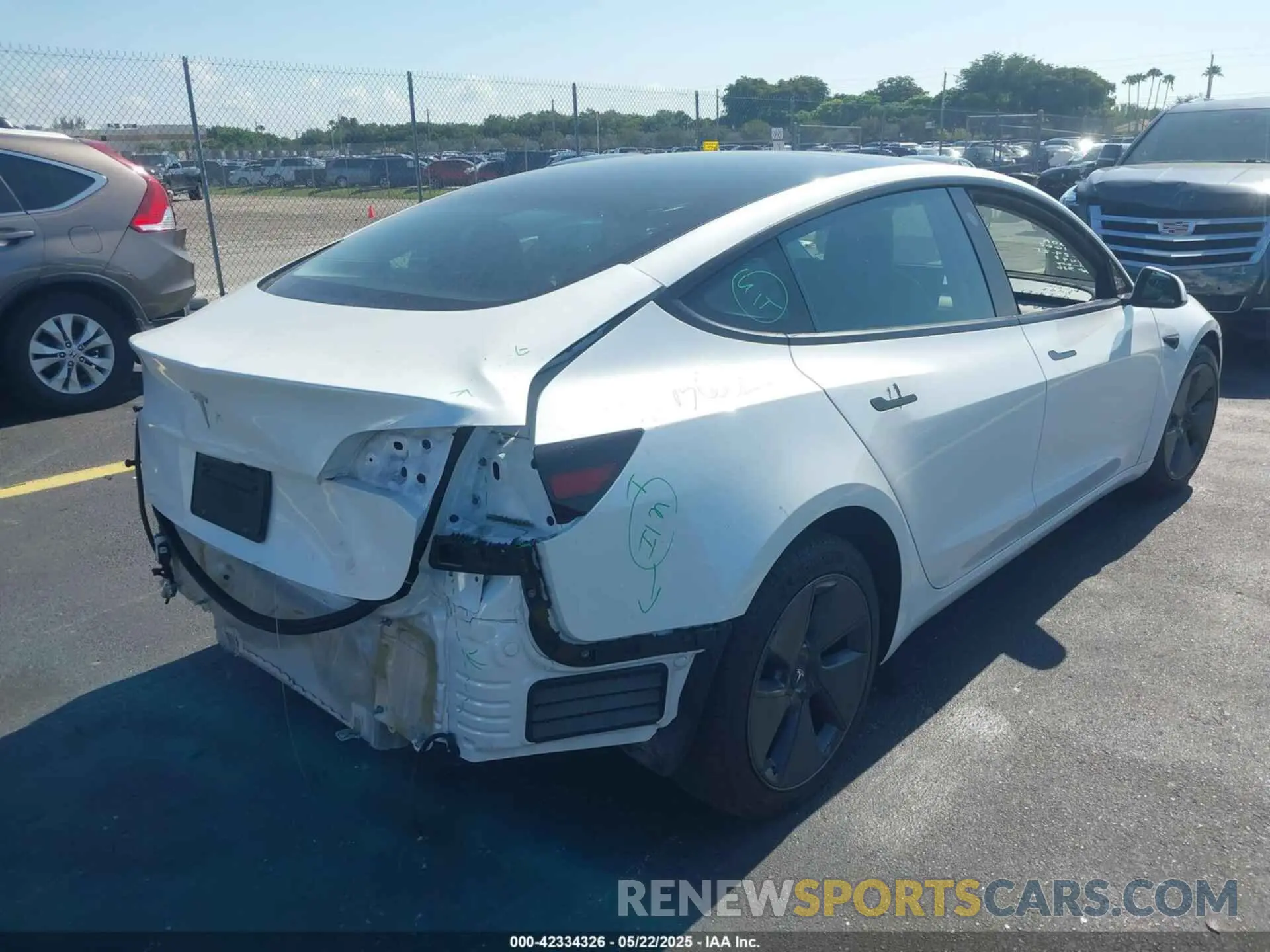 4 Фотография поврежденного автомобиля 5YJ3E1EA0PF548498 TESLA MODEL 3 2023
