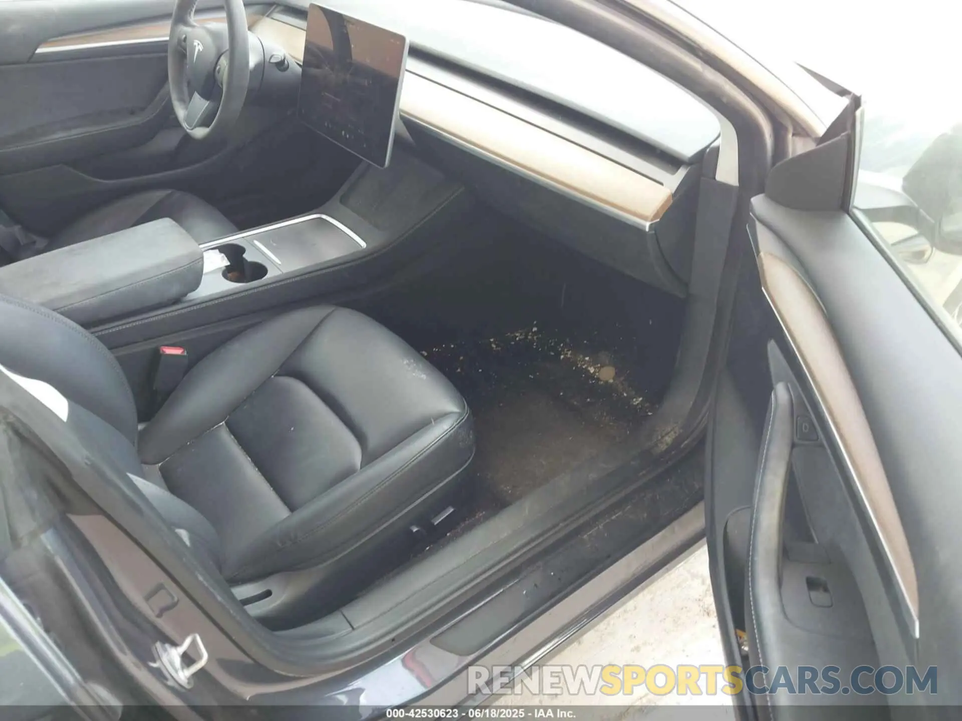 5 Фотография поврежденного автомобиля 5YJ3E1EA0PF555919 TESLA MODEL 3 2023