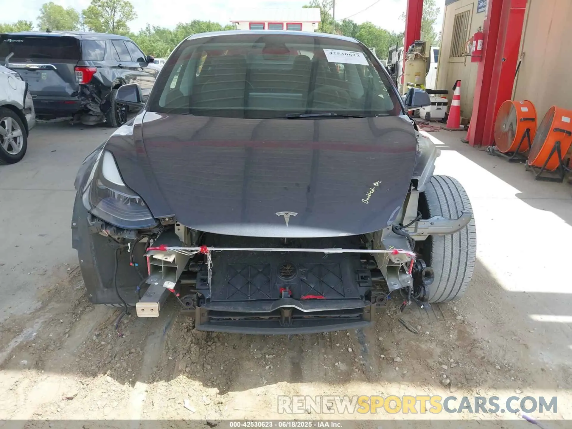 6 Фотография поврежденного автомобиля 5YJ3E1EA0PF555919 TESLA MODEL 3 2023