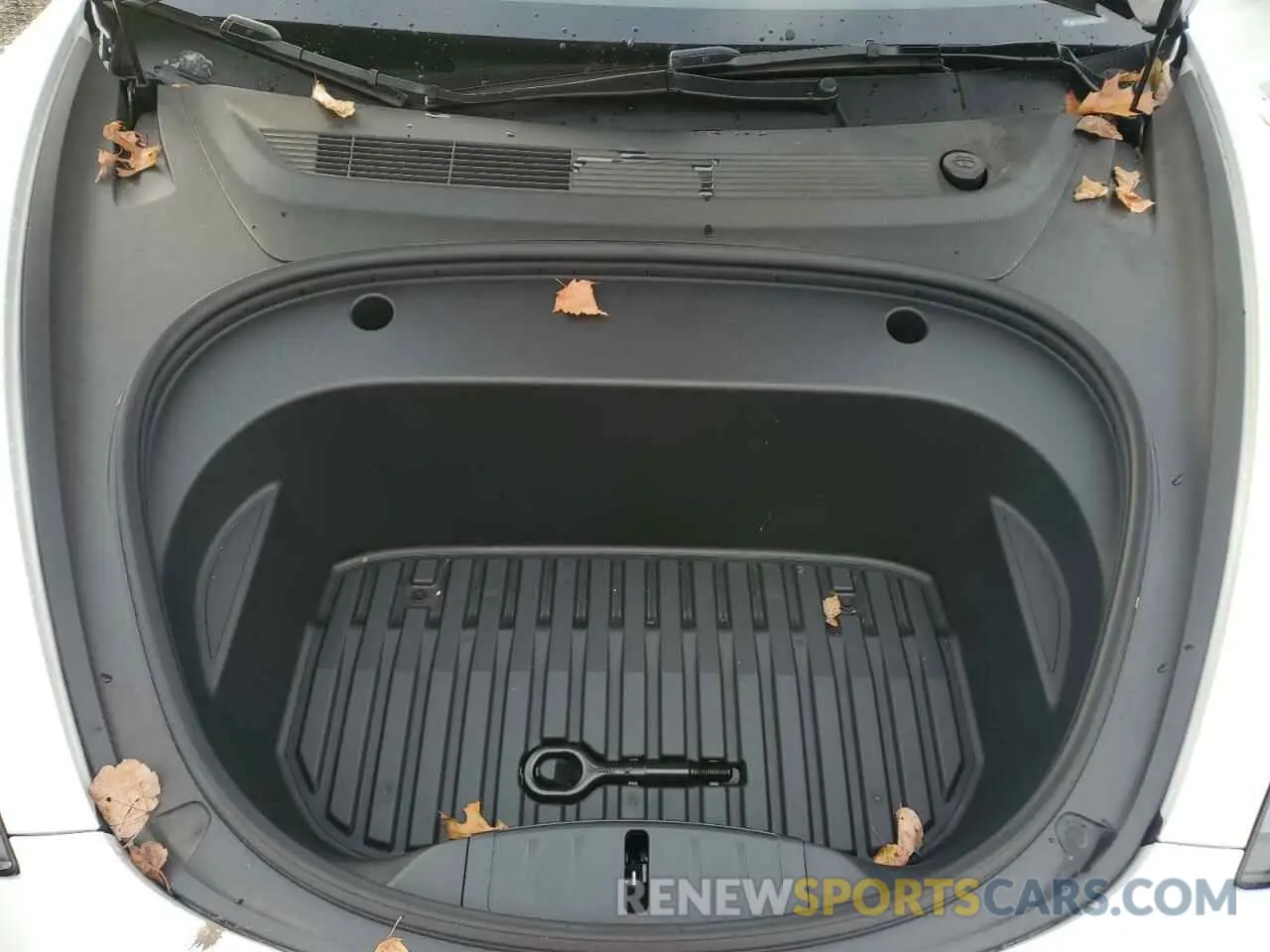 11 Photograph of a damaged car 5YJ3E1EA0PF583476 TESLA MODEL 3 2023
