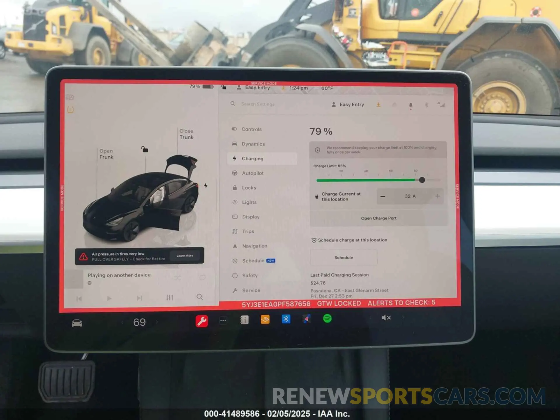 18 Фотография поврежденного автомобиля 5YJ3E1EA0PF587656 TESLA MODEL 3 2023