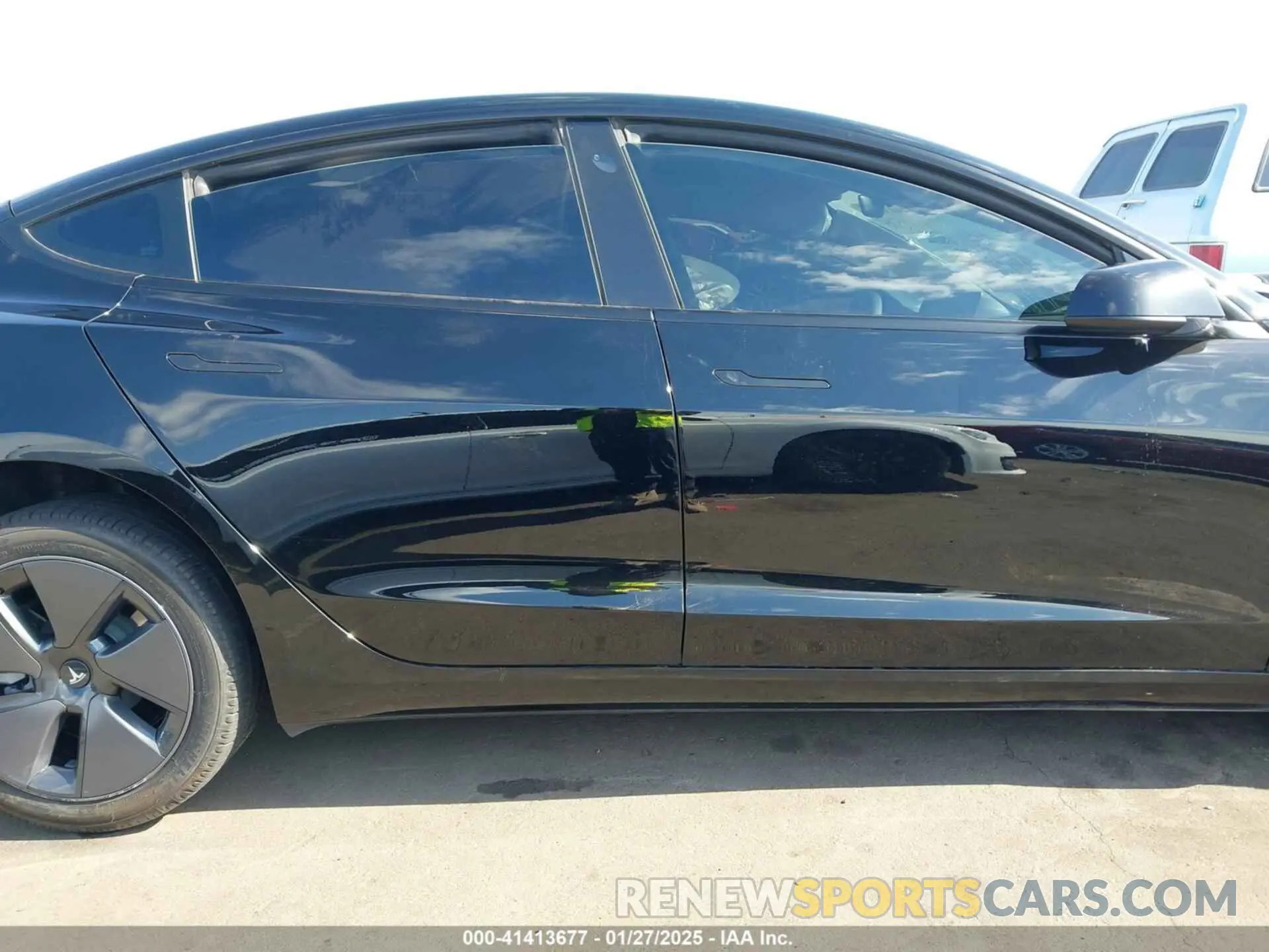 13 Фотография поврежденного автомобиля 5YJ3E1EA0PF627282 TESLA MODEL 3 2023
