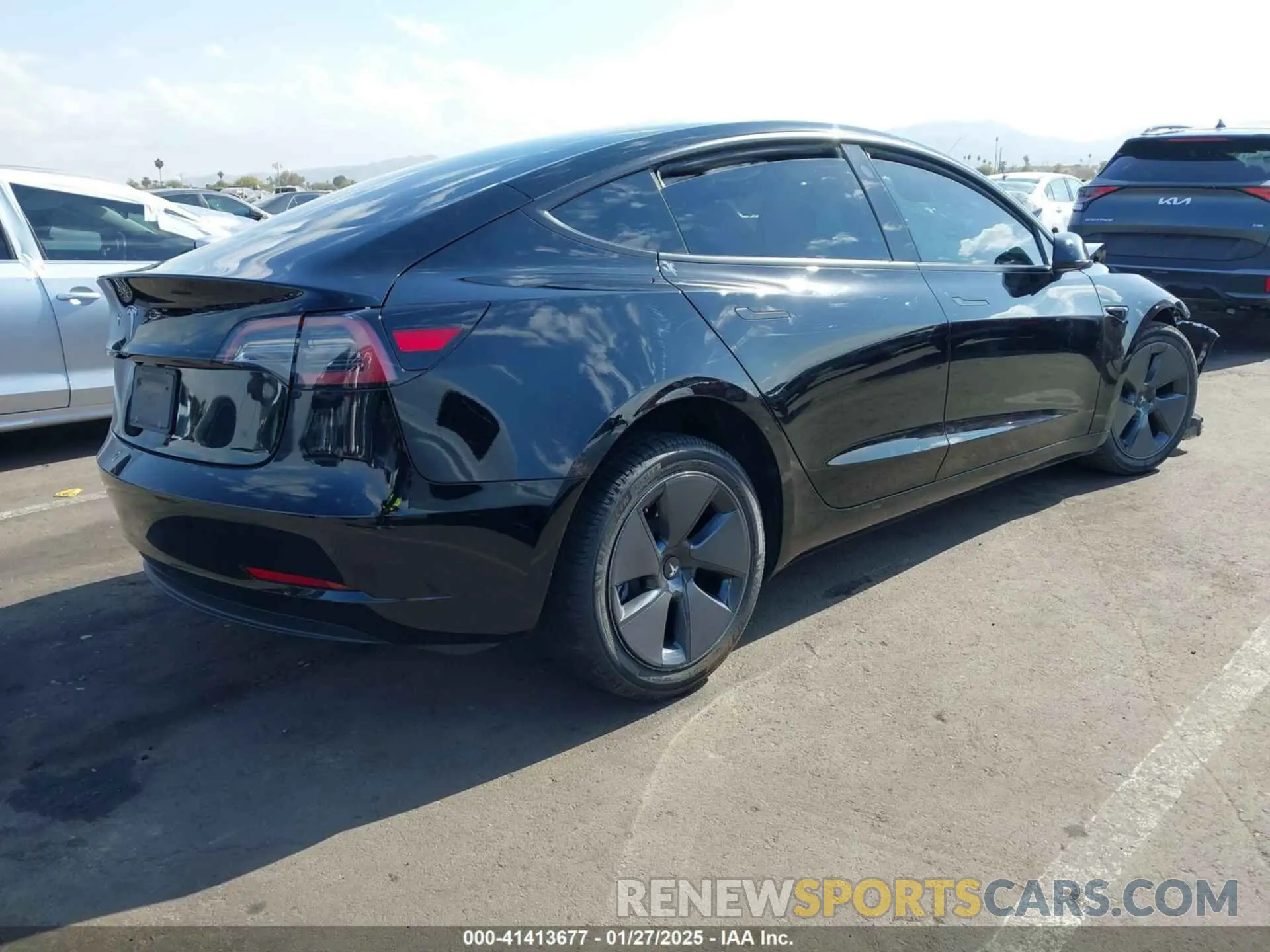 4 Фотография поврежденного автомобиля 5YJ3E1EA0PF627282 TESLA MODEL 3 2023