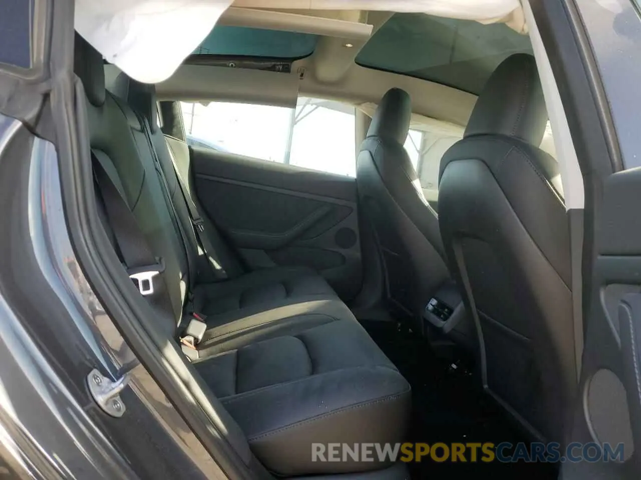 10 Photograph of a damaged car 5YJ3E1EA0PF675185 TESLA MODEL 3 2023