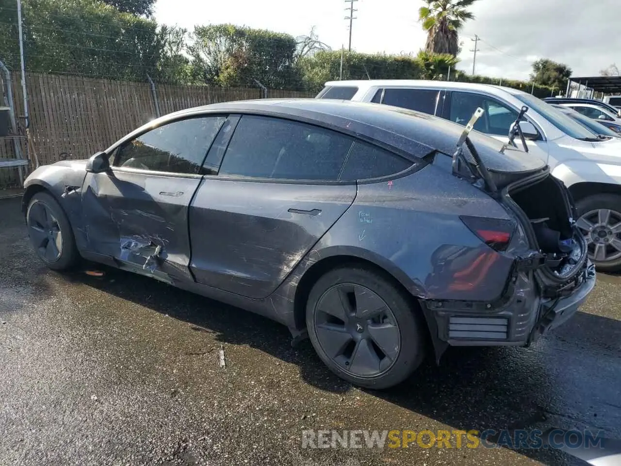 2 Фотография поврежденного автомобиля 5YJ3E1EA0PF677275 TESLA MODEL 3 2023