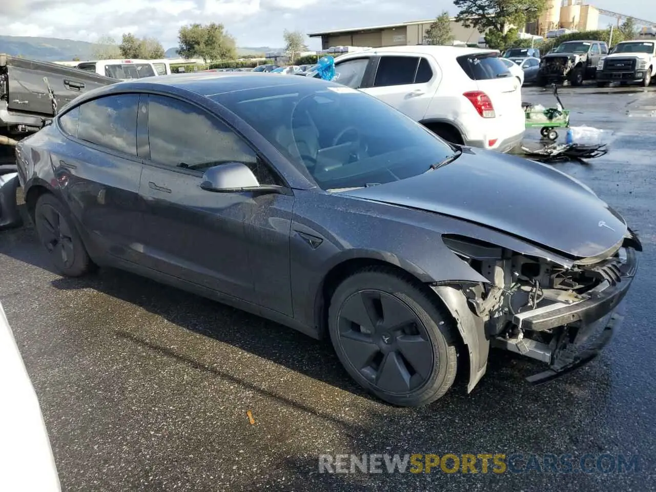 4 Фотография поврежденного автомобиля 5YJ3E1EA0PF677275 TESLA MODEL 3 2023