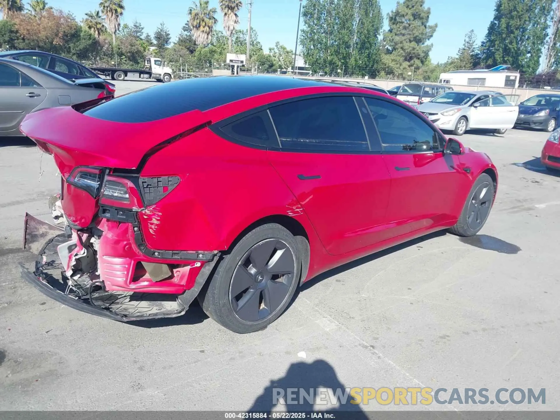 4 Фотография поврежденного автомобиля 5YJ3E1EA1PF385490 TESLA MODEL 3 2023