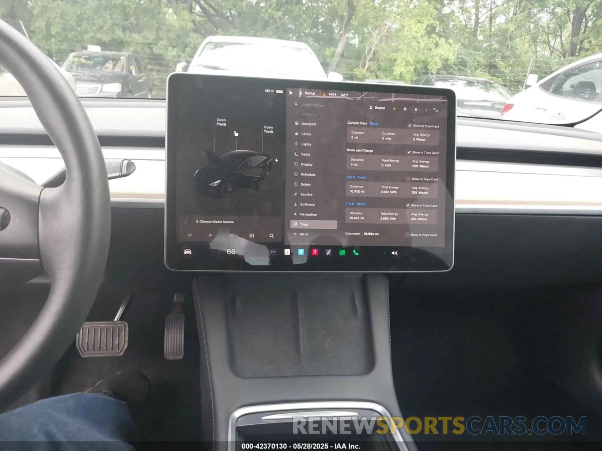 18 Photograph of a damaged car 5YJ3E1EA1PF437667 TESLA MODEL 3 2023