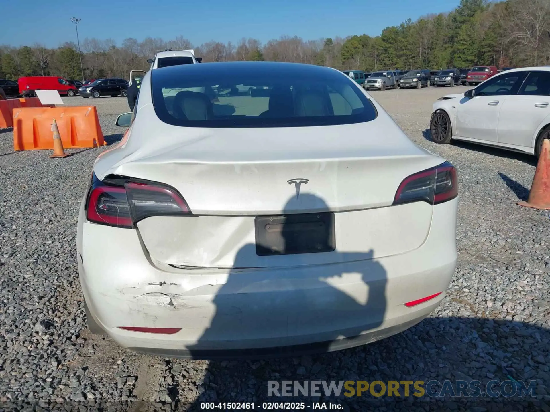 16 Photograph of a damaged car 5YJ3E1EA1PF465601 TESLA MODEL 3 2023