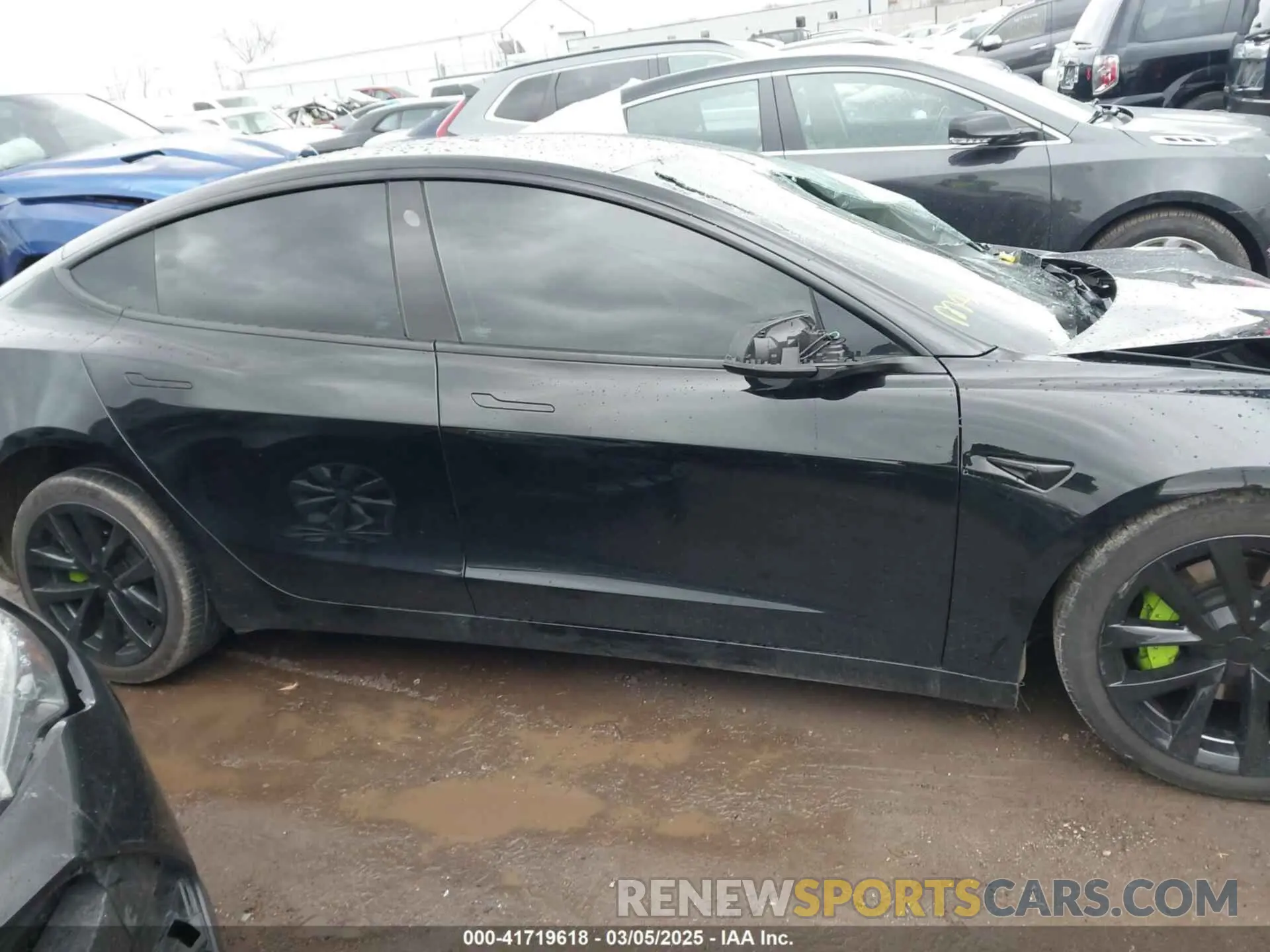 14 Photograph of a damaged car 5YJ3E1EA1PF512562 TESLA MODEL 3 2023