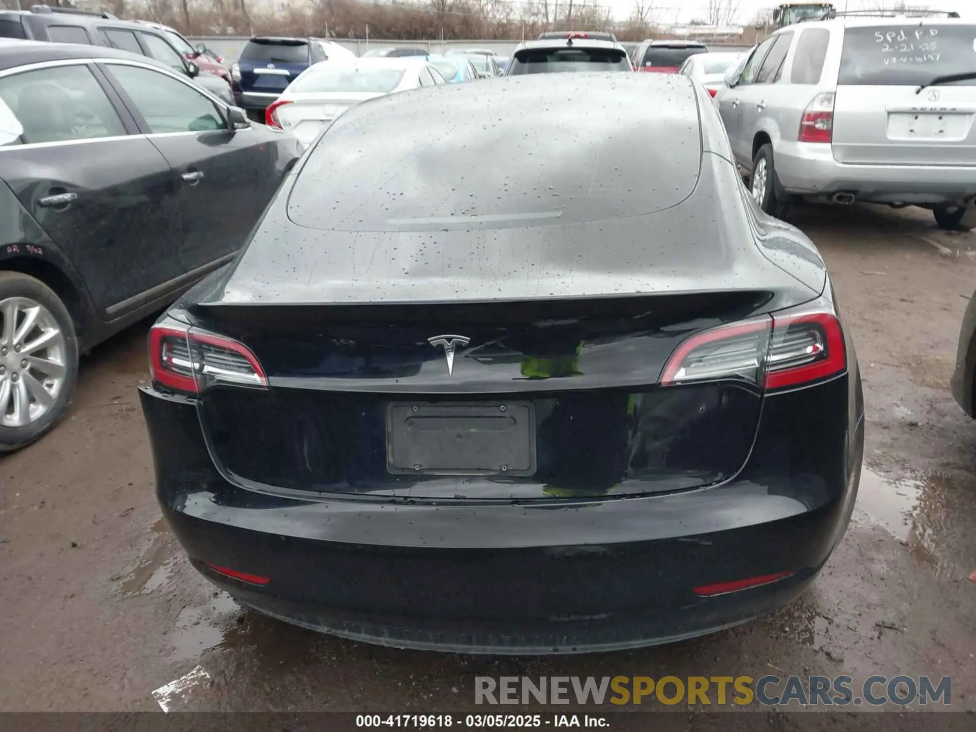 17 Photograph of a damaged car 5YJ3E1EA1PF512562 TESLA MODEL 3 2023