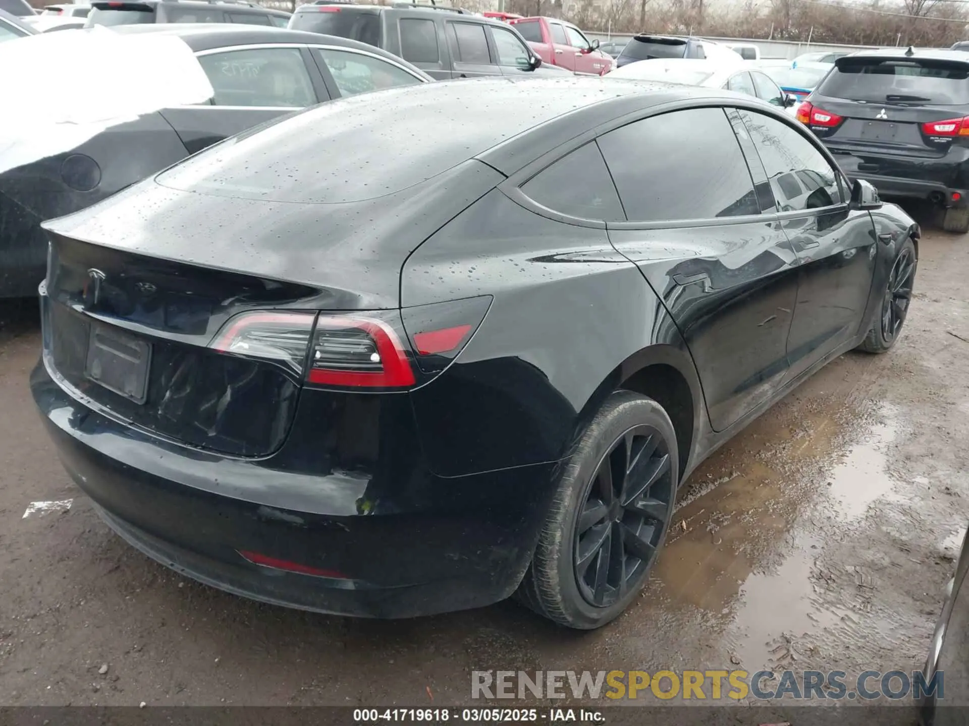 4 Photograph of a damaged car 5YJ3E1EA1PF512562 TESLA MODEL 3 2023