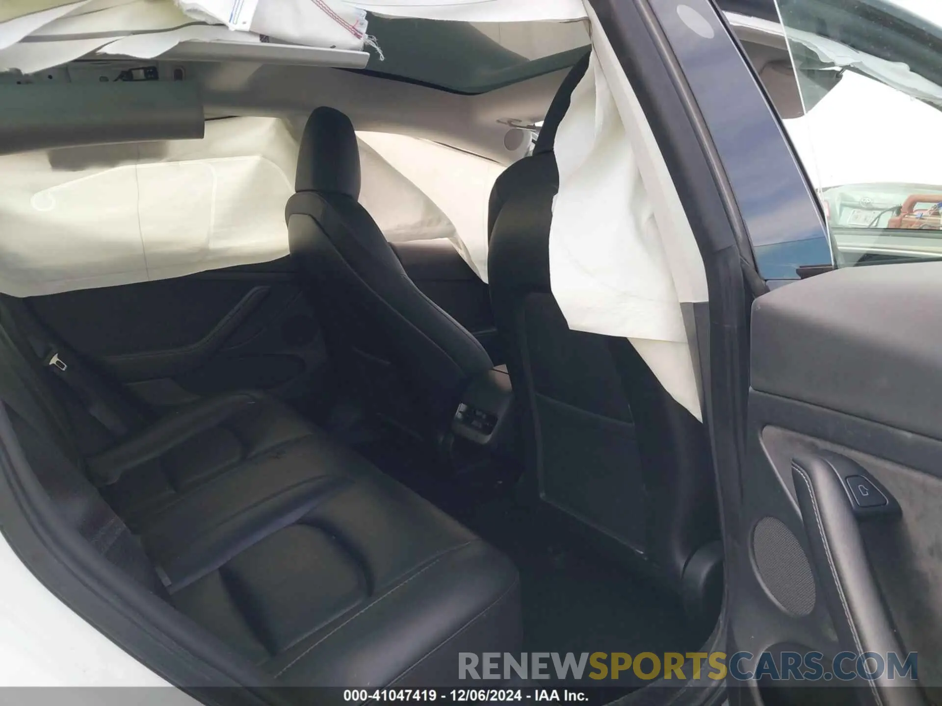 8 Photograph of a damaged car 5YJ3E1EA1PF517387 TESLA MODEL 3 2023