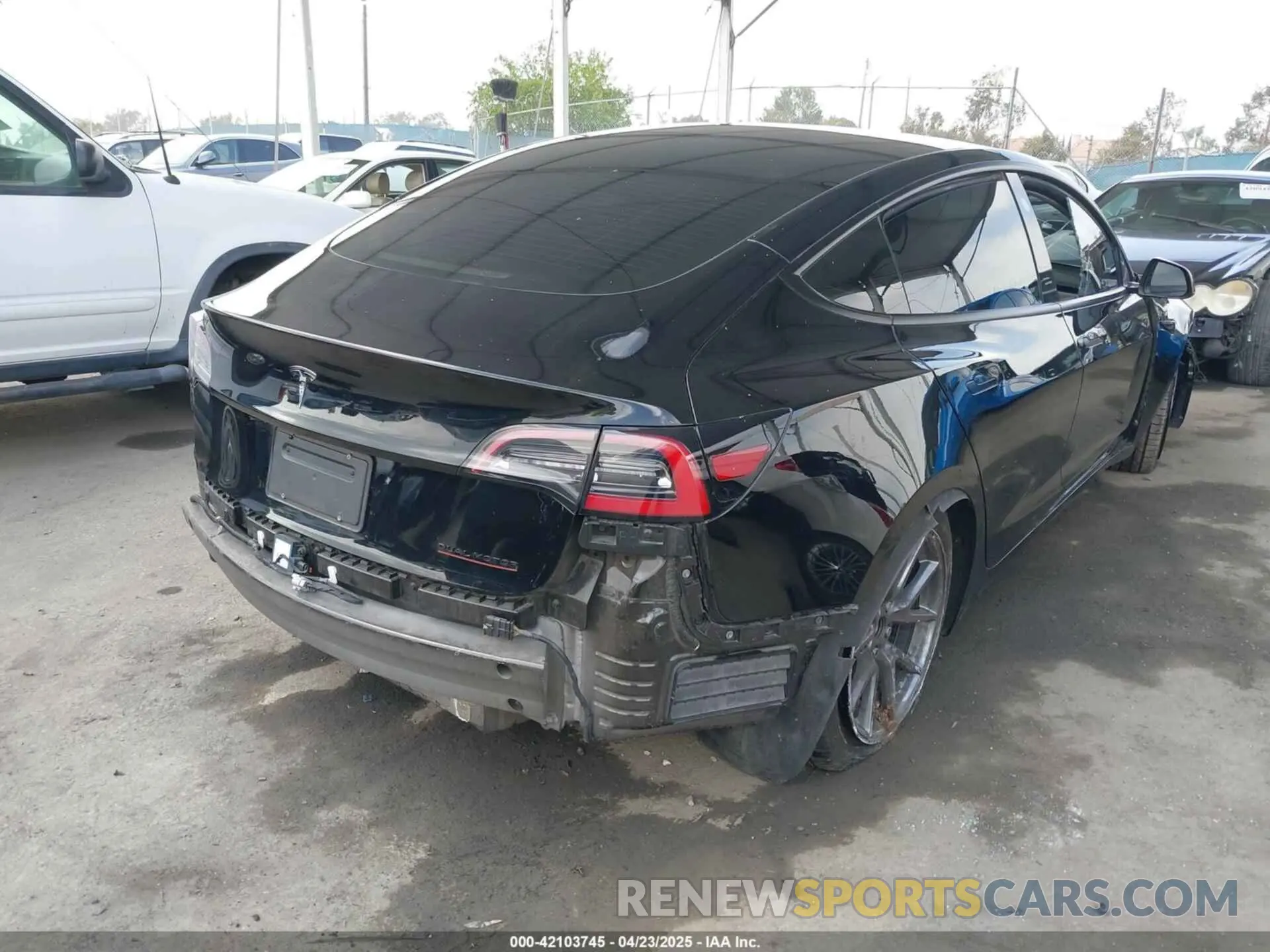 4 Фотография поврежденного автомобиля 5YJ3E1EA1PF546324 TESLA MODEL 3 2023