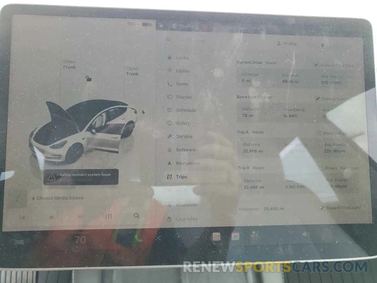 9 Photograph of a damaged car 5YJ3E1EA1PF550924 TESLA MODEL 3 2023