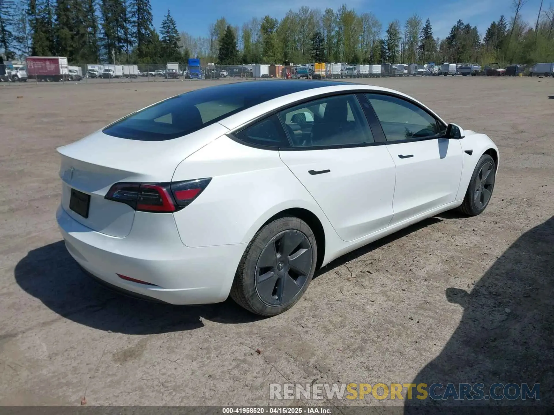 4 Фотография поврежденного автомобиля 5YJ3E1EA1PF558926 TESLA MODEL 3 2023